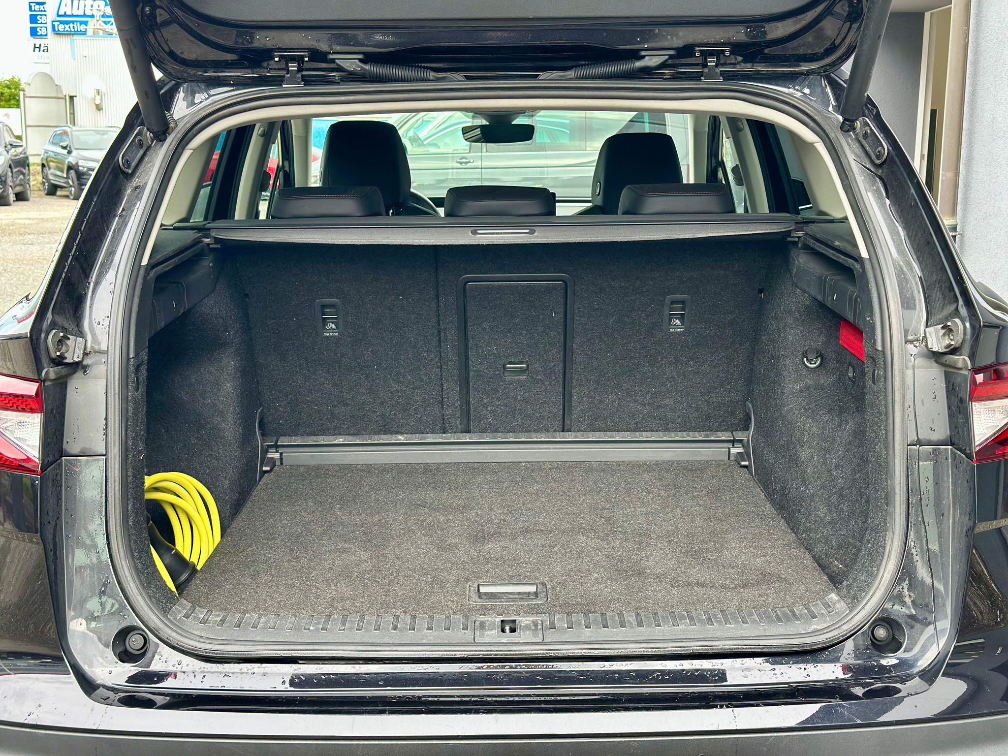 listing desktop thumbnail image 9