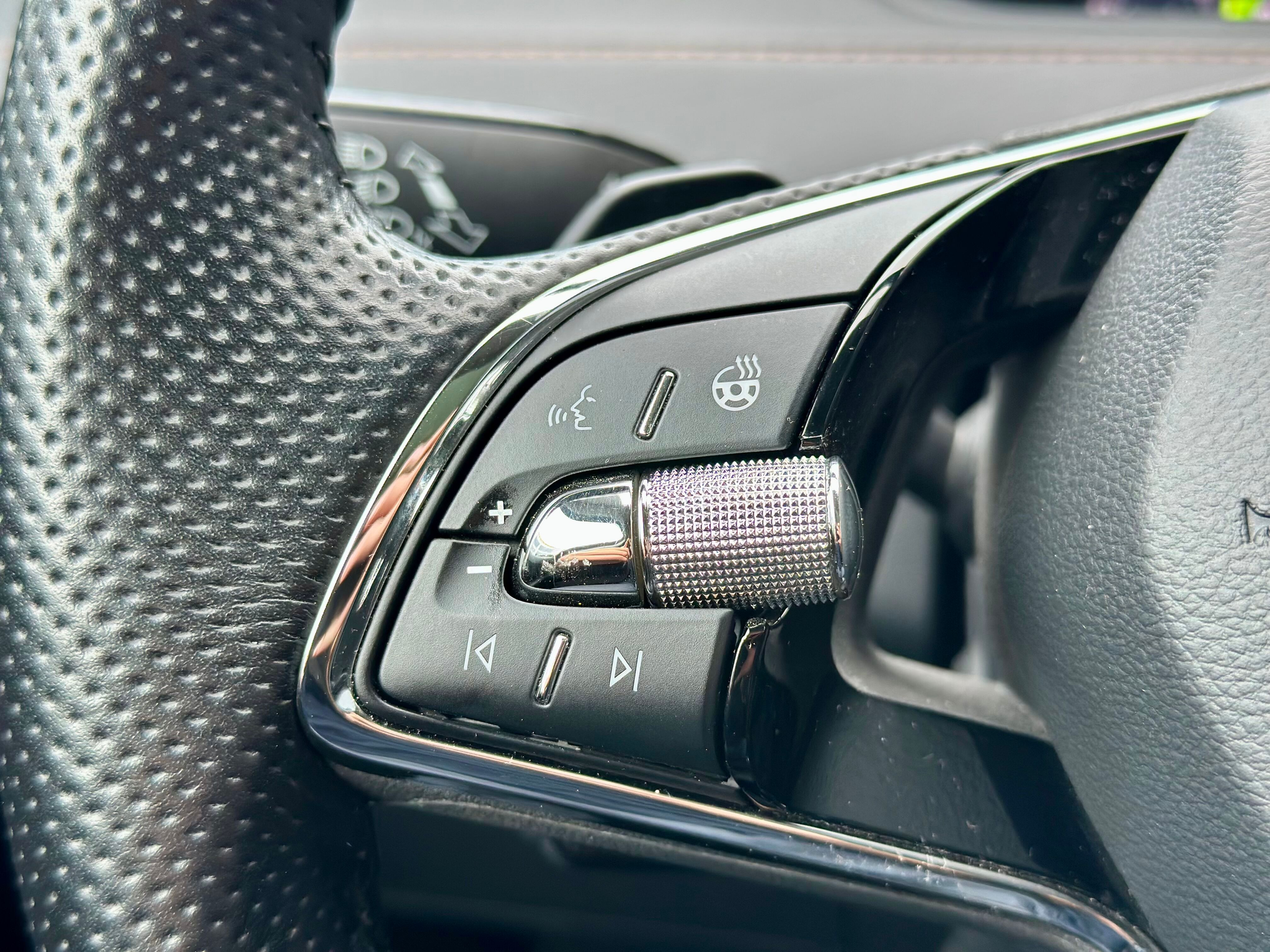 listing desktop thumbnail image 14