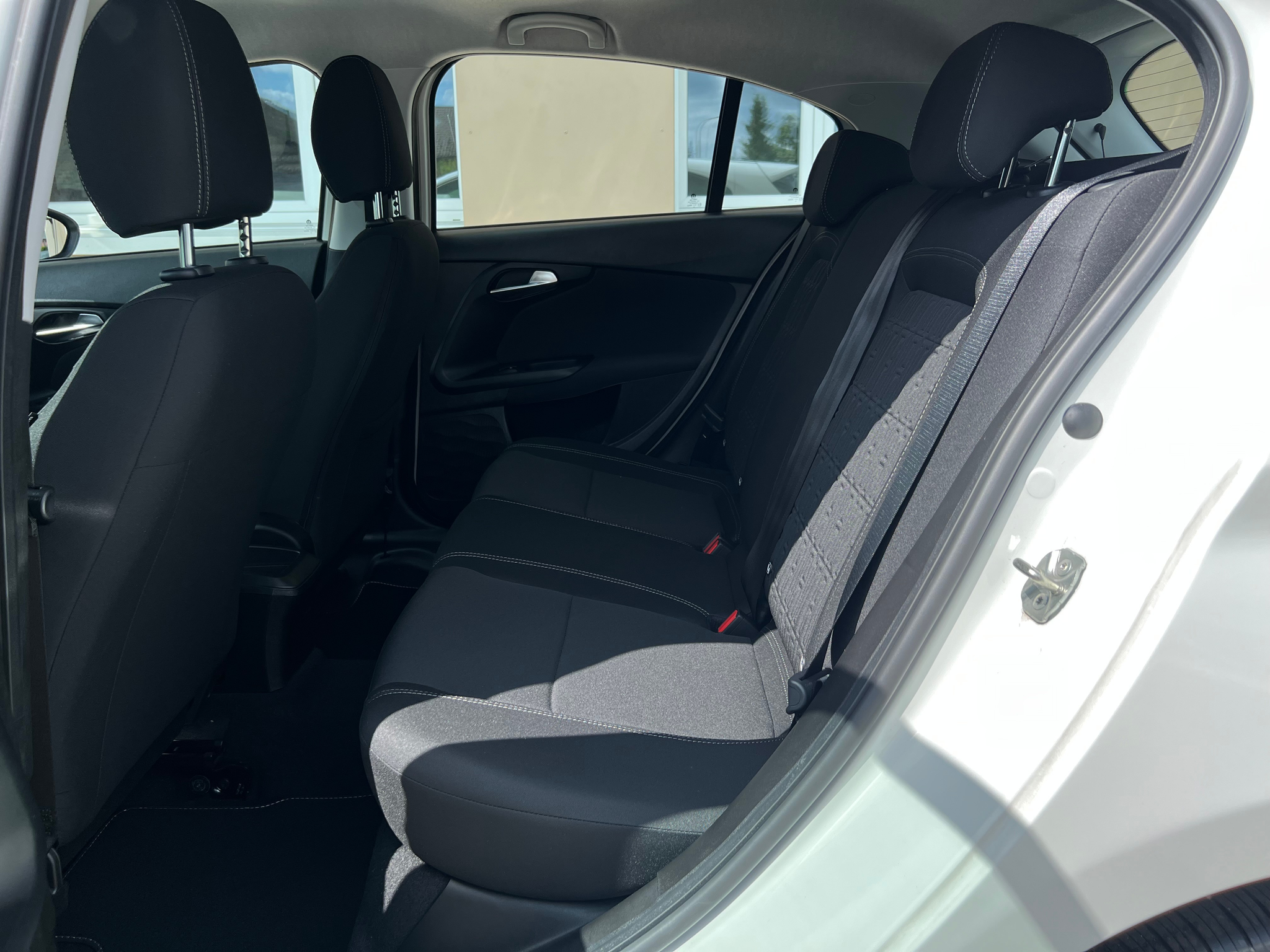 listing desktop thumbnail image 20