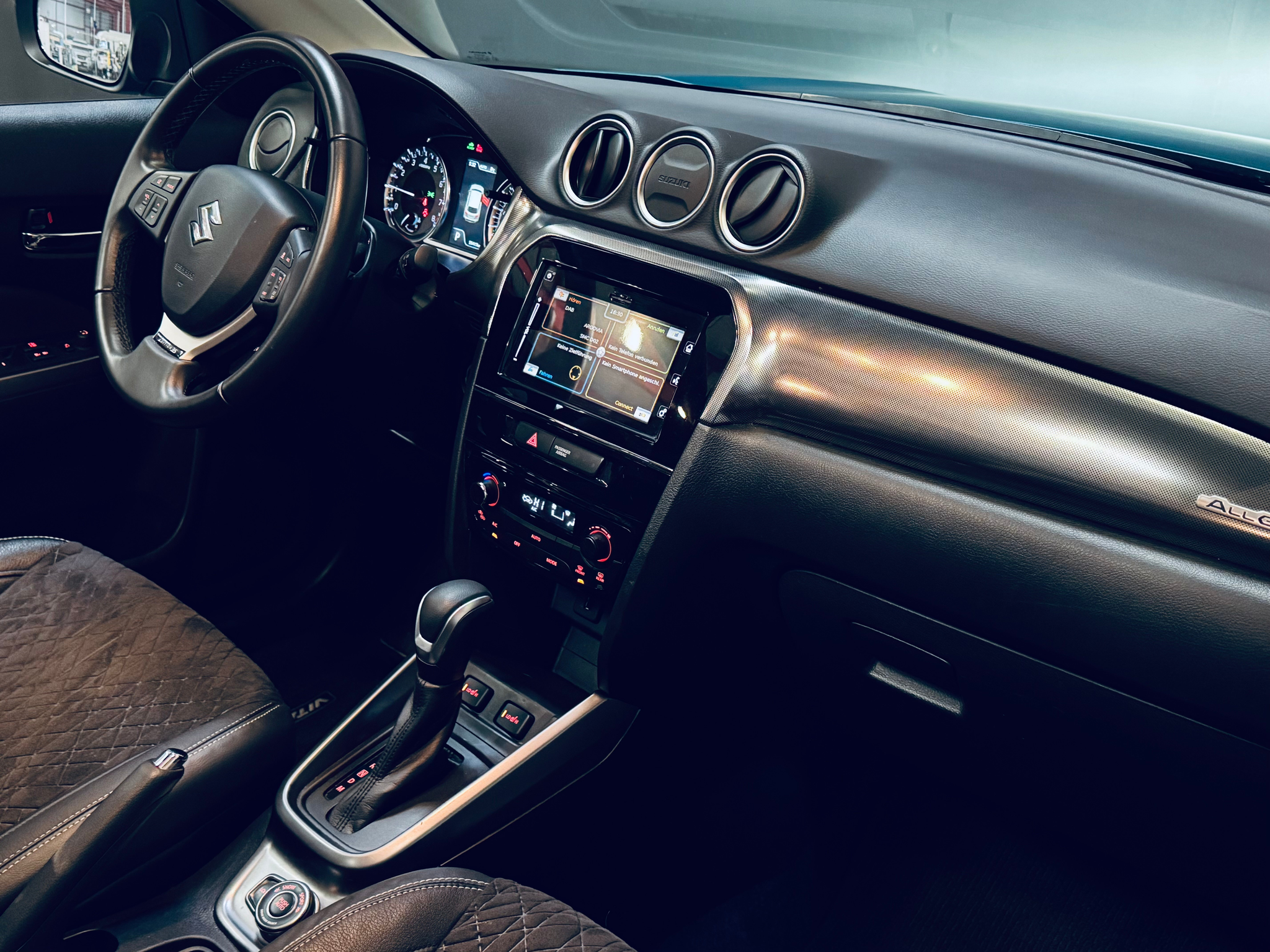 listing desktop thumbnail image 17