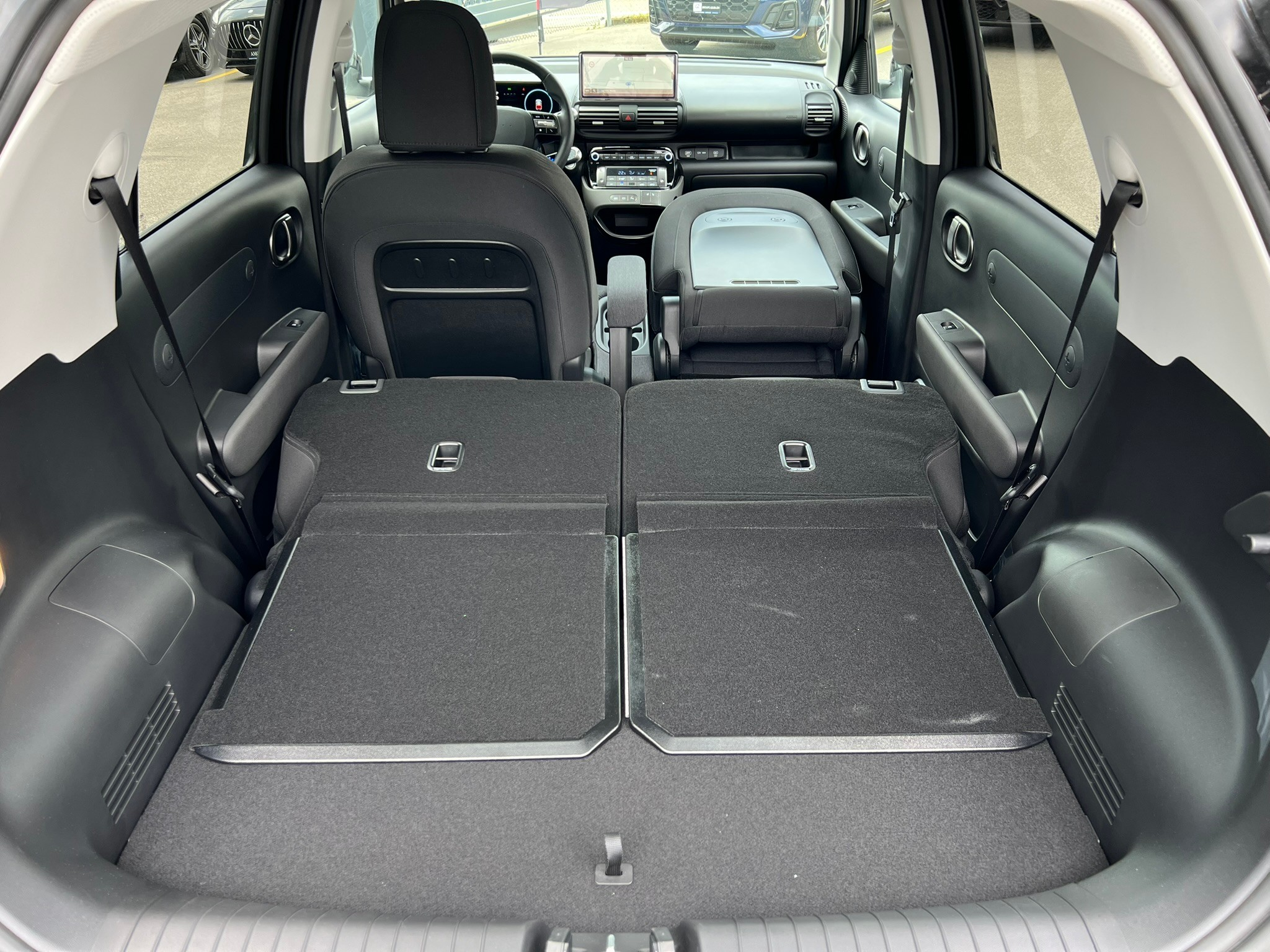 listing desktop thumbnail image 18