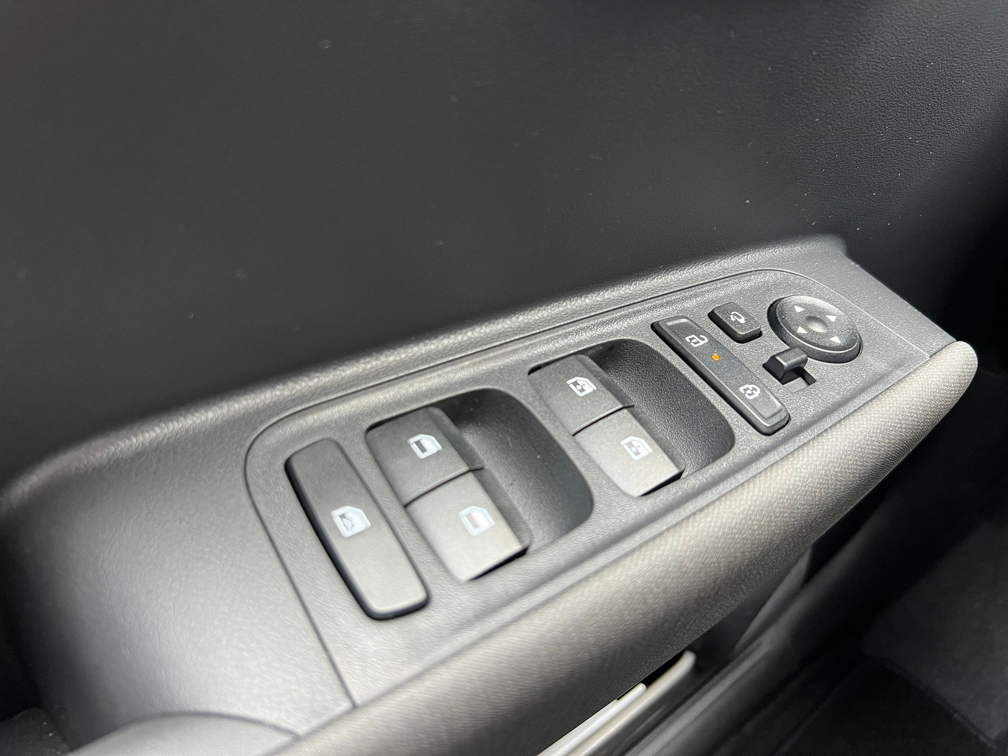 listing desktop thumbnail image 15