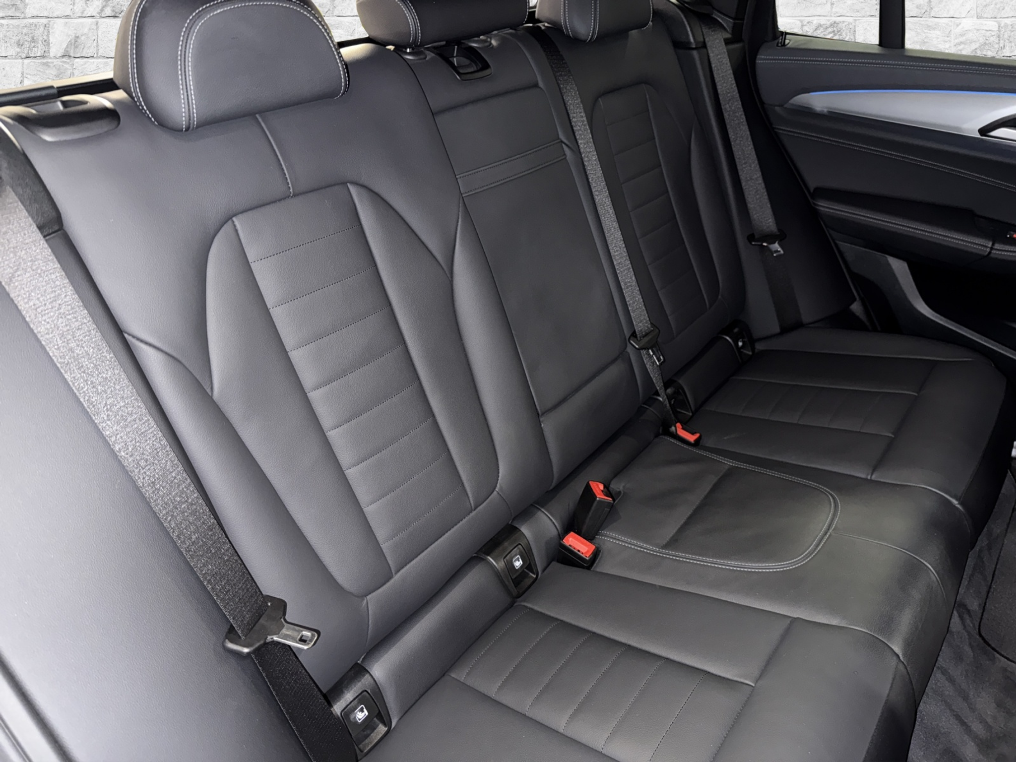 listing desktop thumbnail image 18