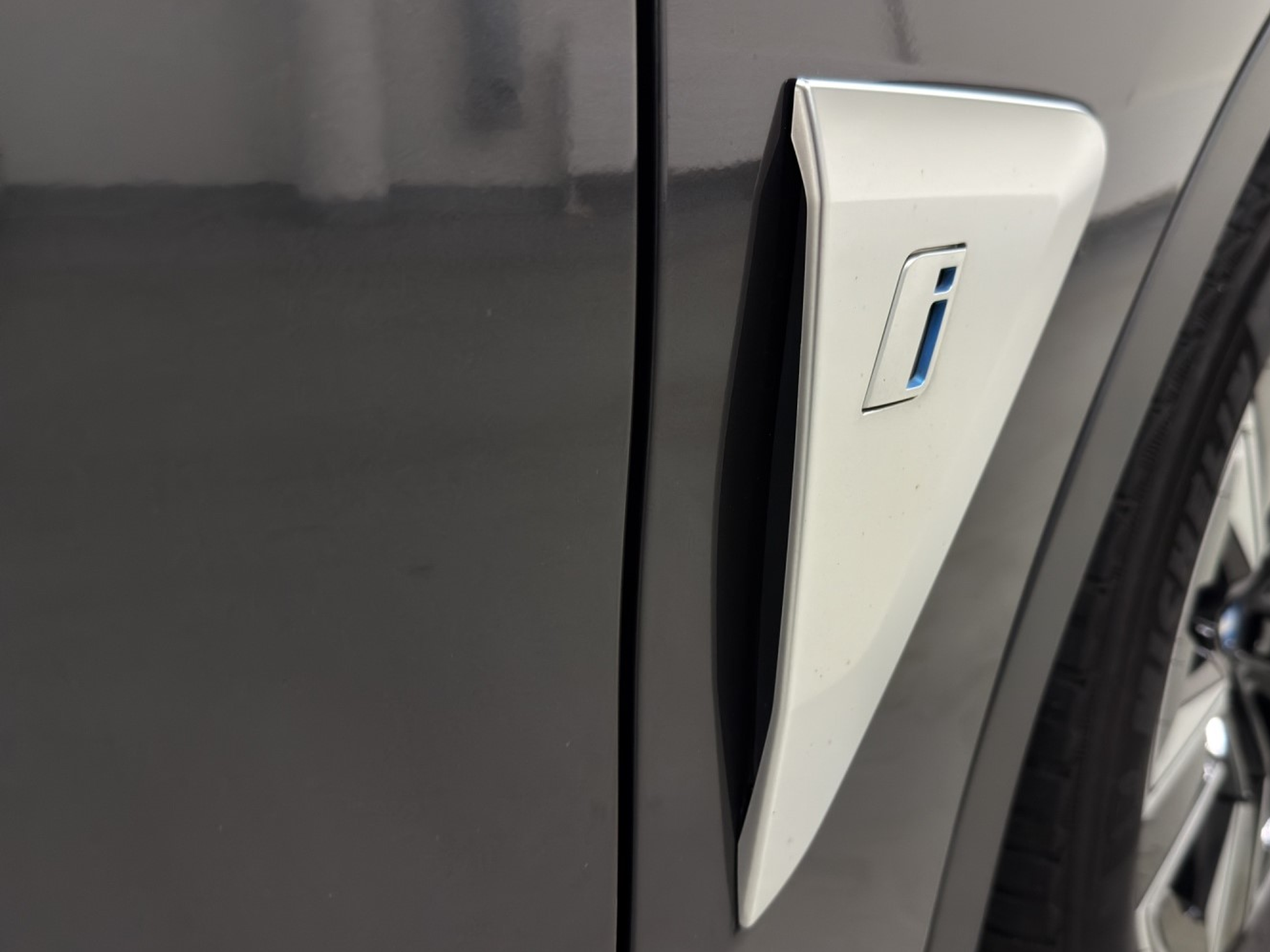 listing desktop thumbnail image 21