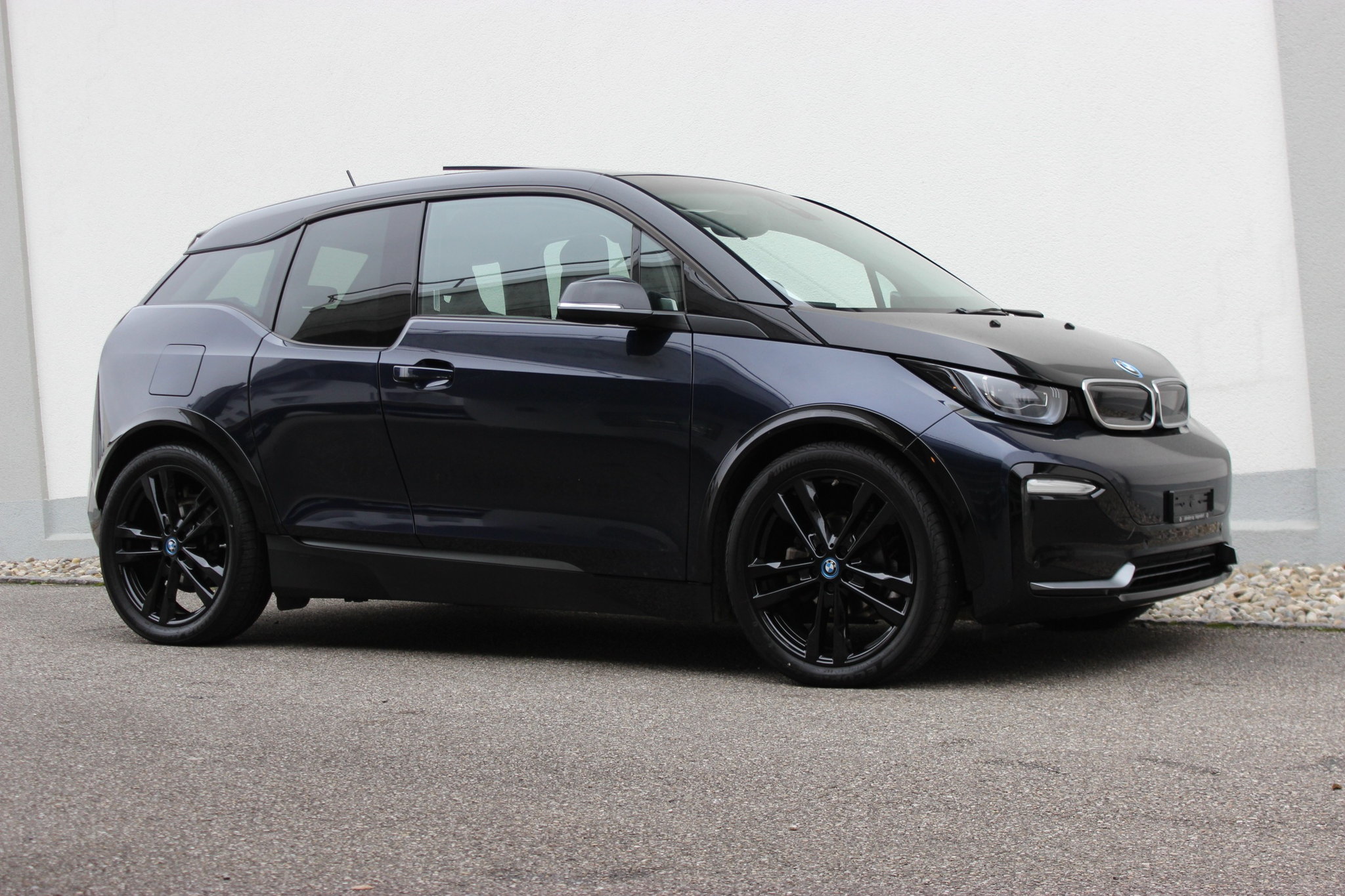 listing desktop thumbnail image 5