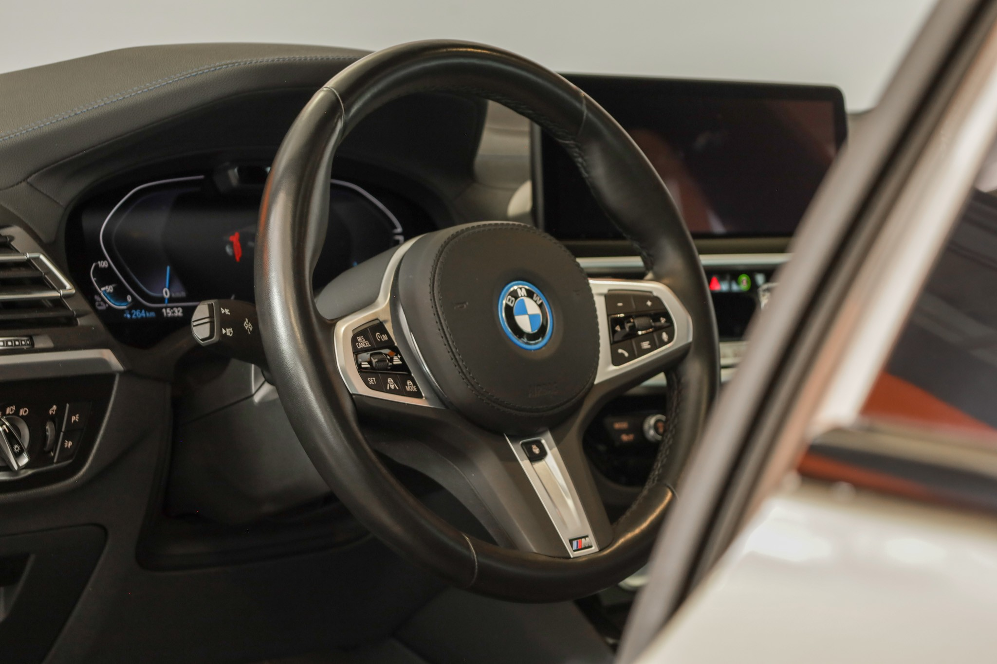 listing desktop thumbnail image 13