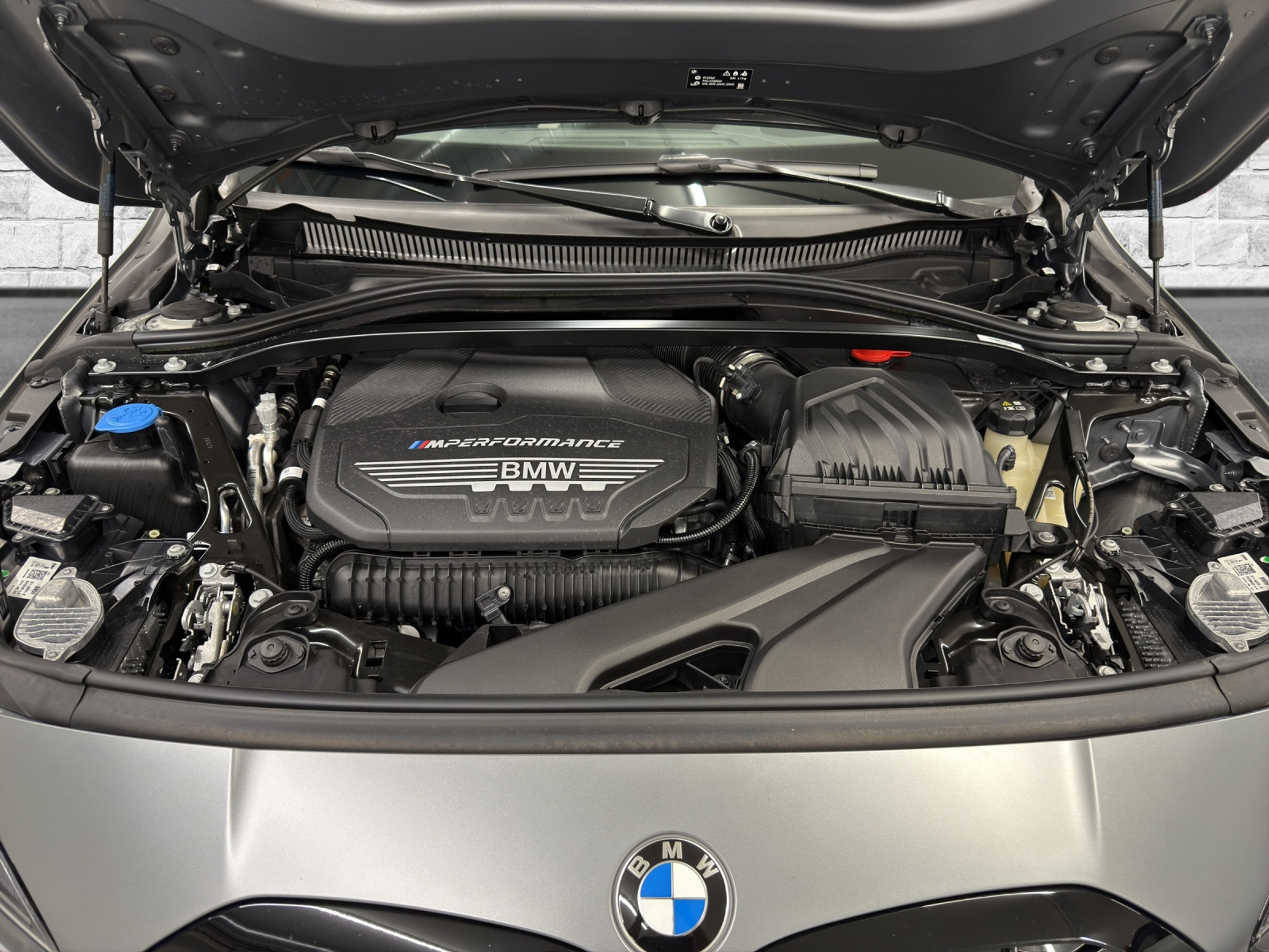 listing desktop thumbnail image 17