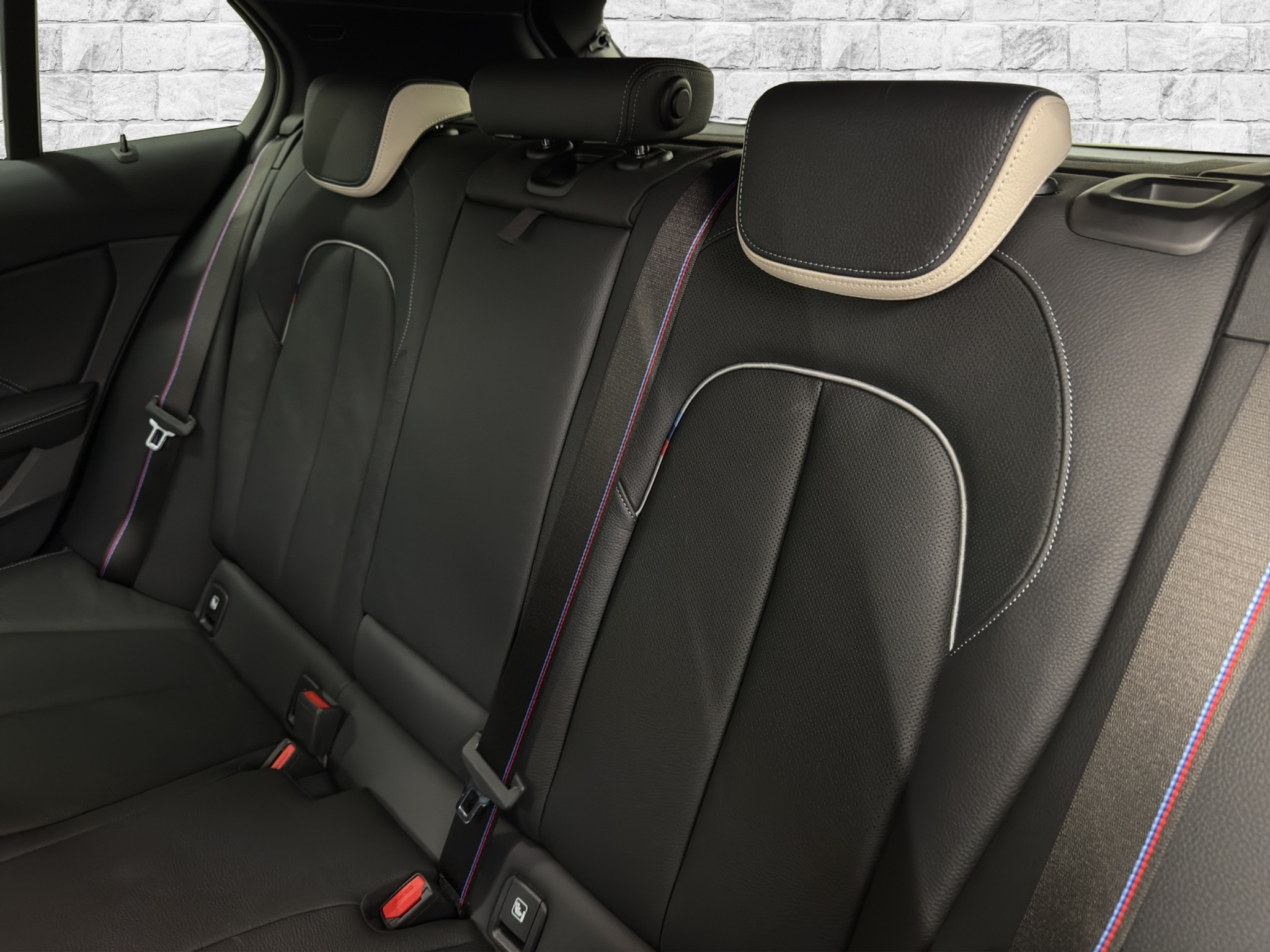 listing desktop thumbnail image 12