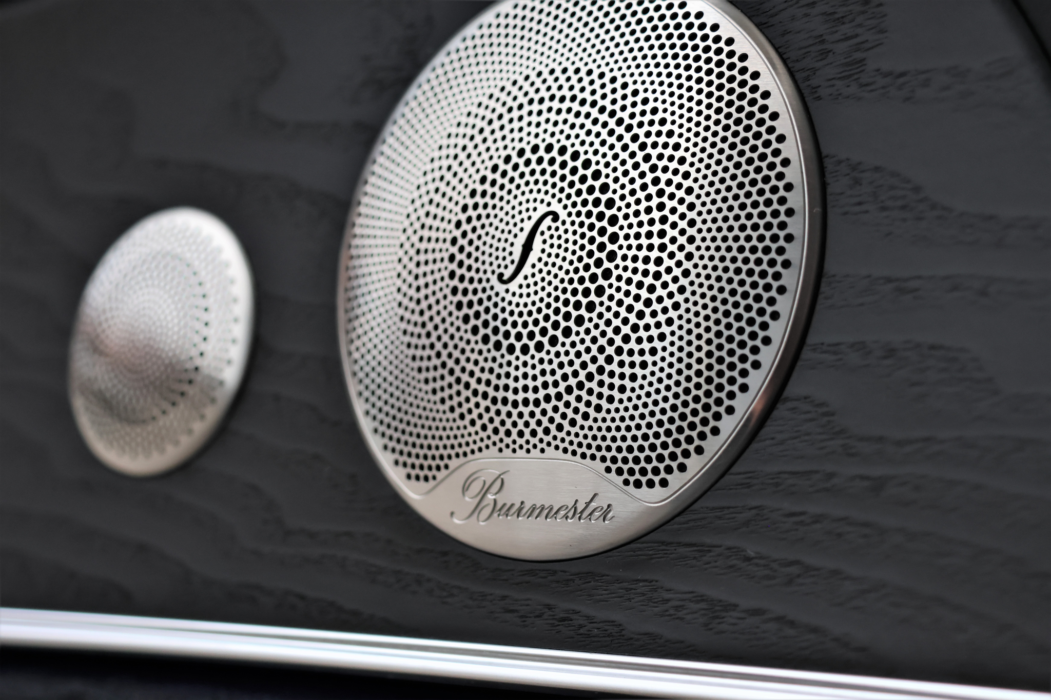 listing desktop thumbnail image 12