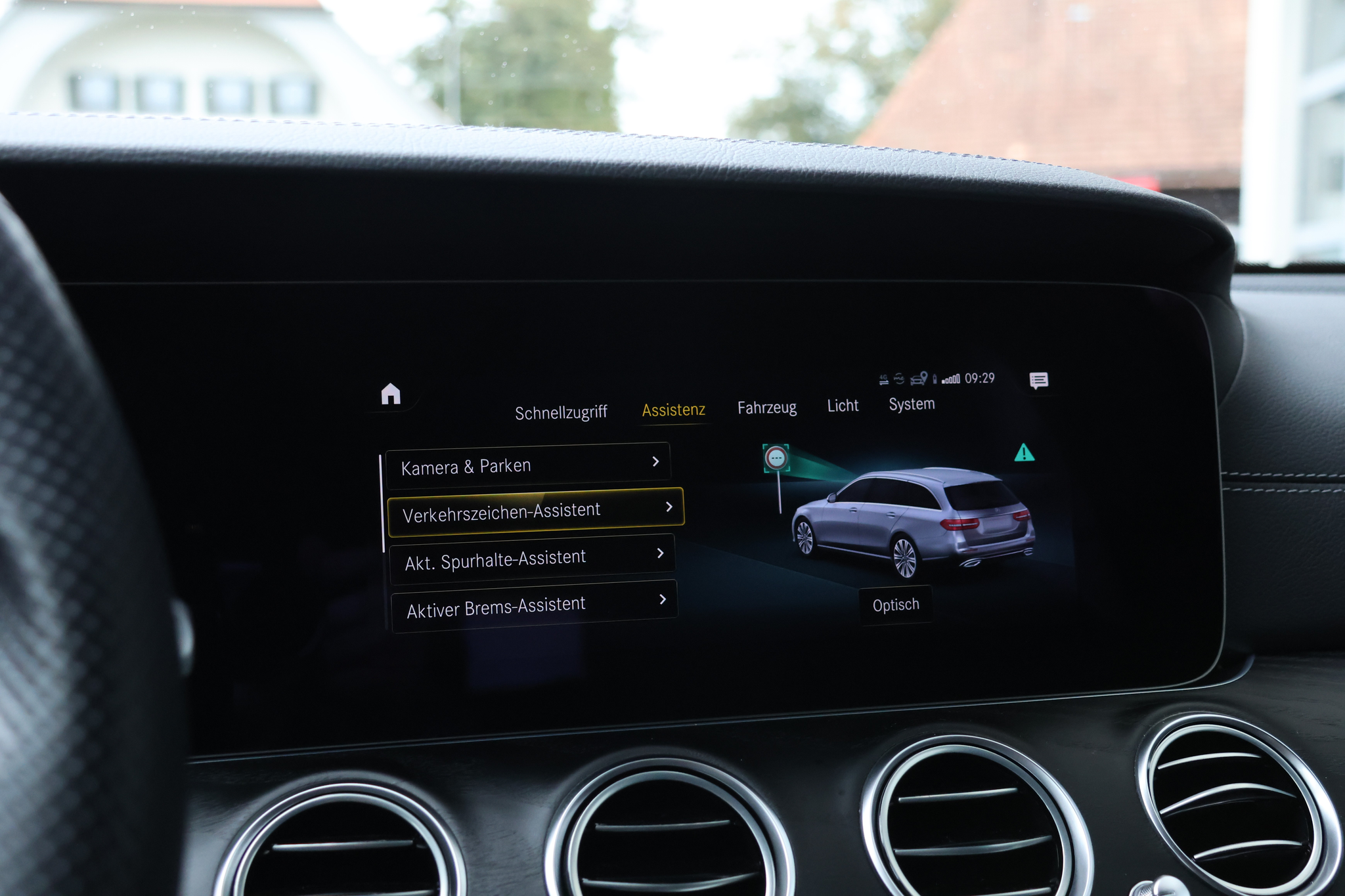 listing desktop thumbnail image 24