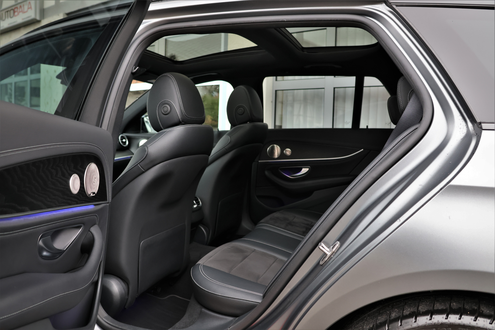 listing desktop thumbnail image 11