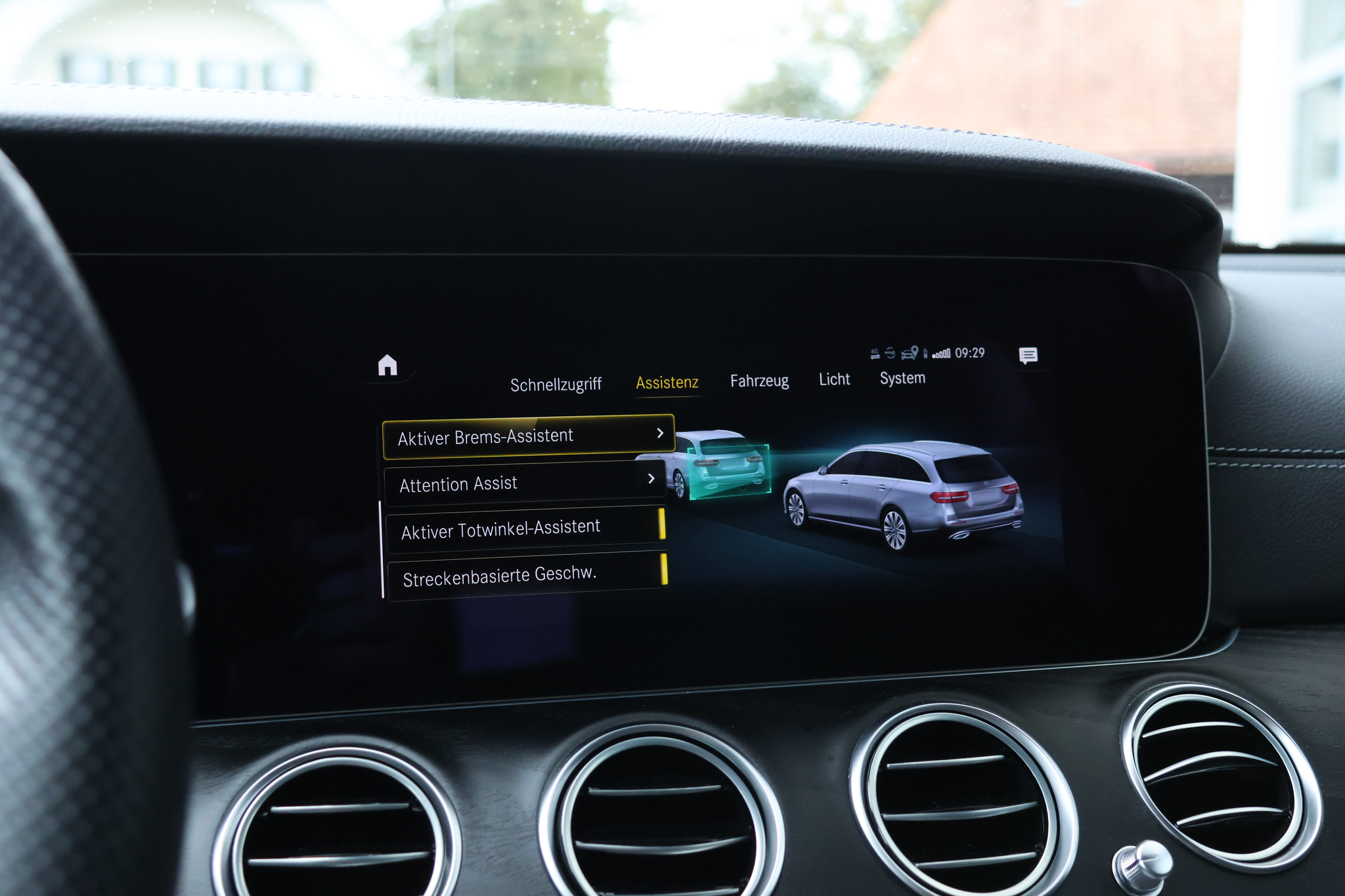 listing desktop thumbnail image 25