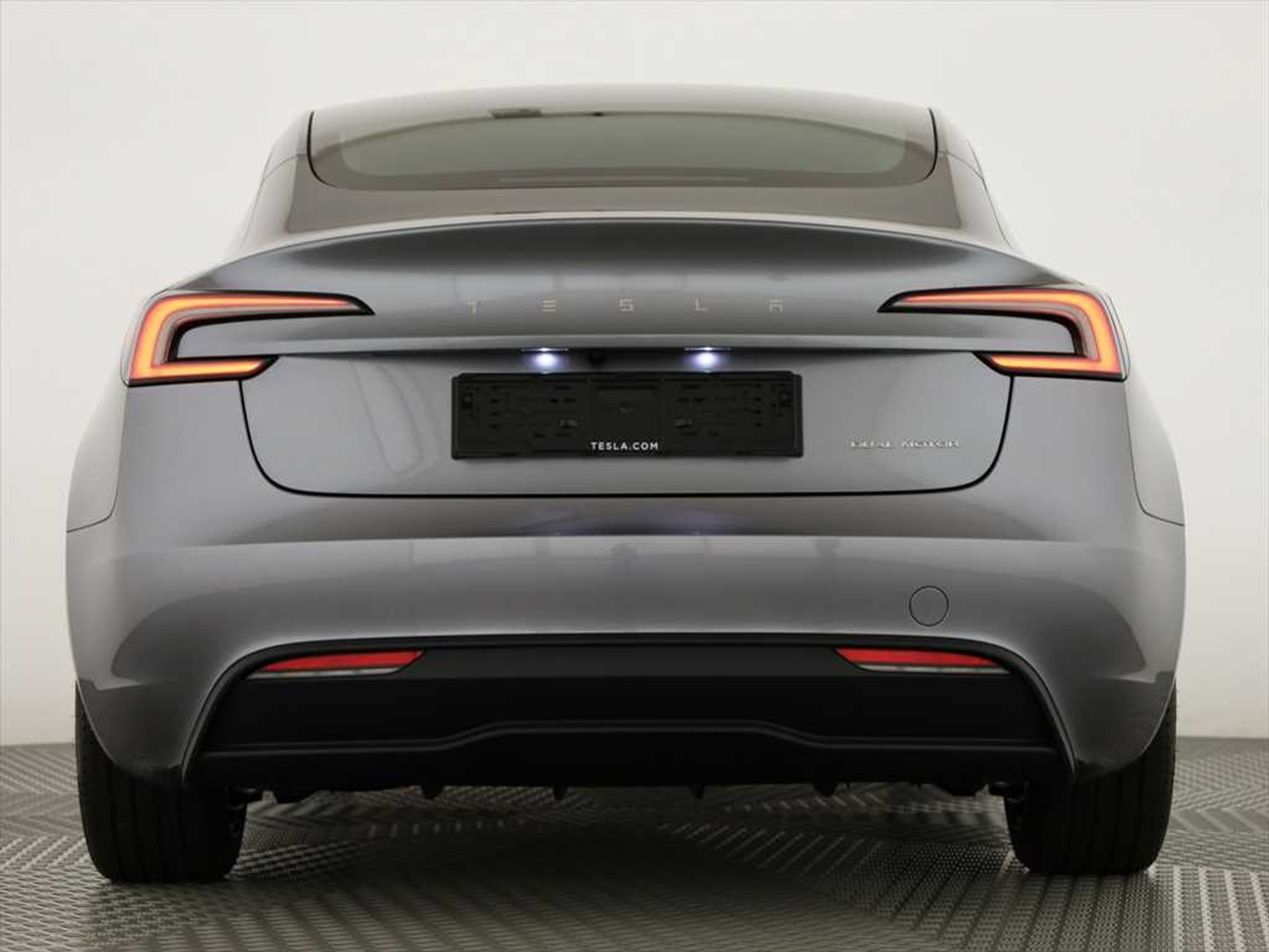 listing desktop thumbnail image 3