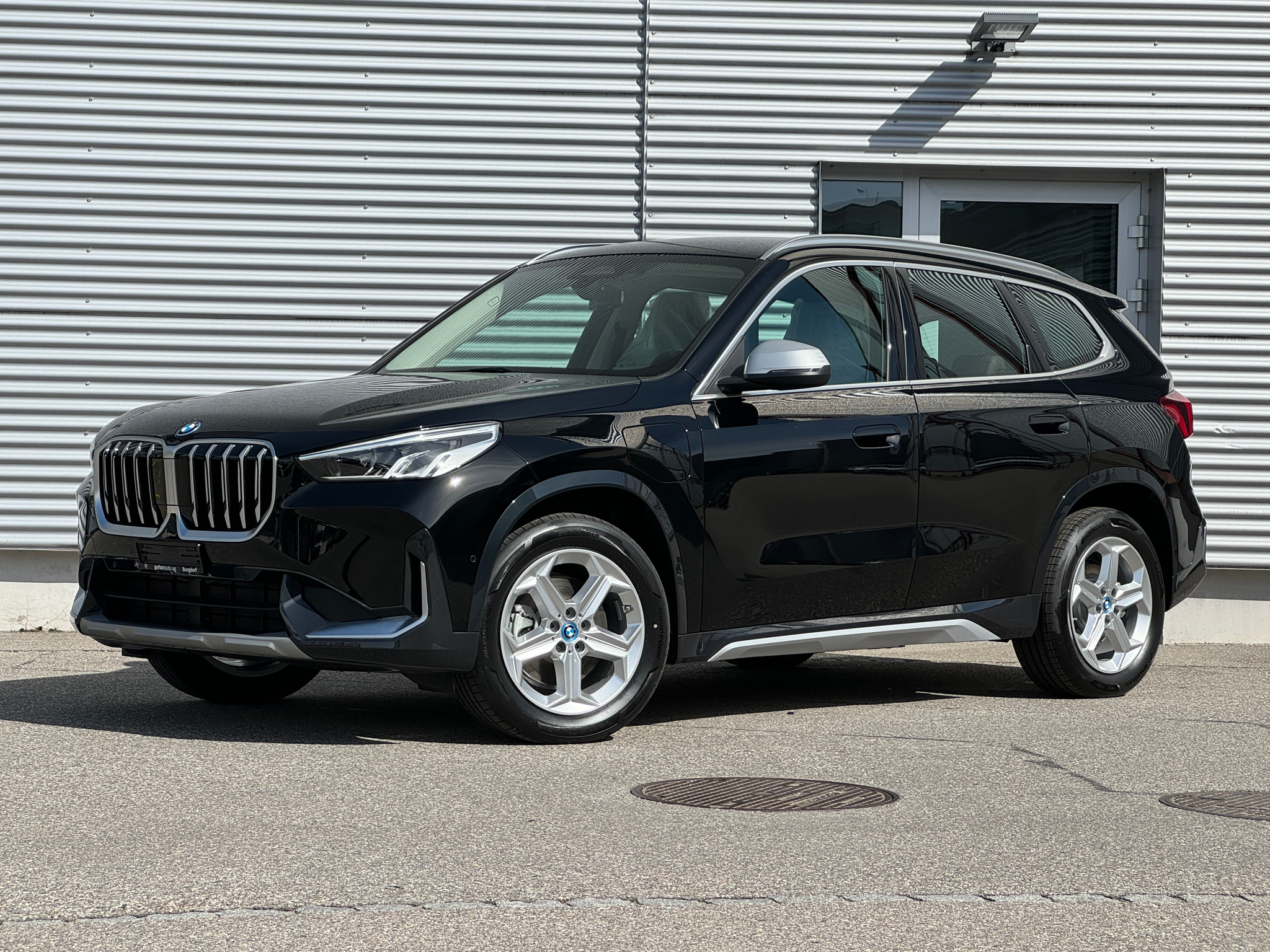 listing desktop thumbnail image 3