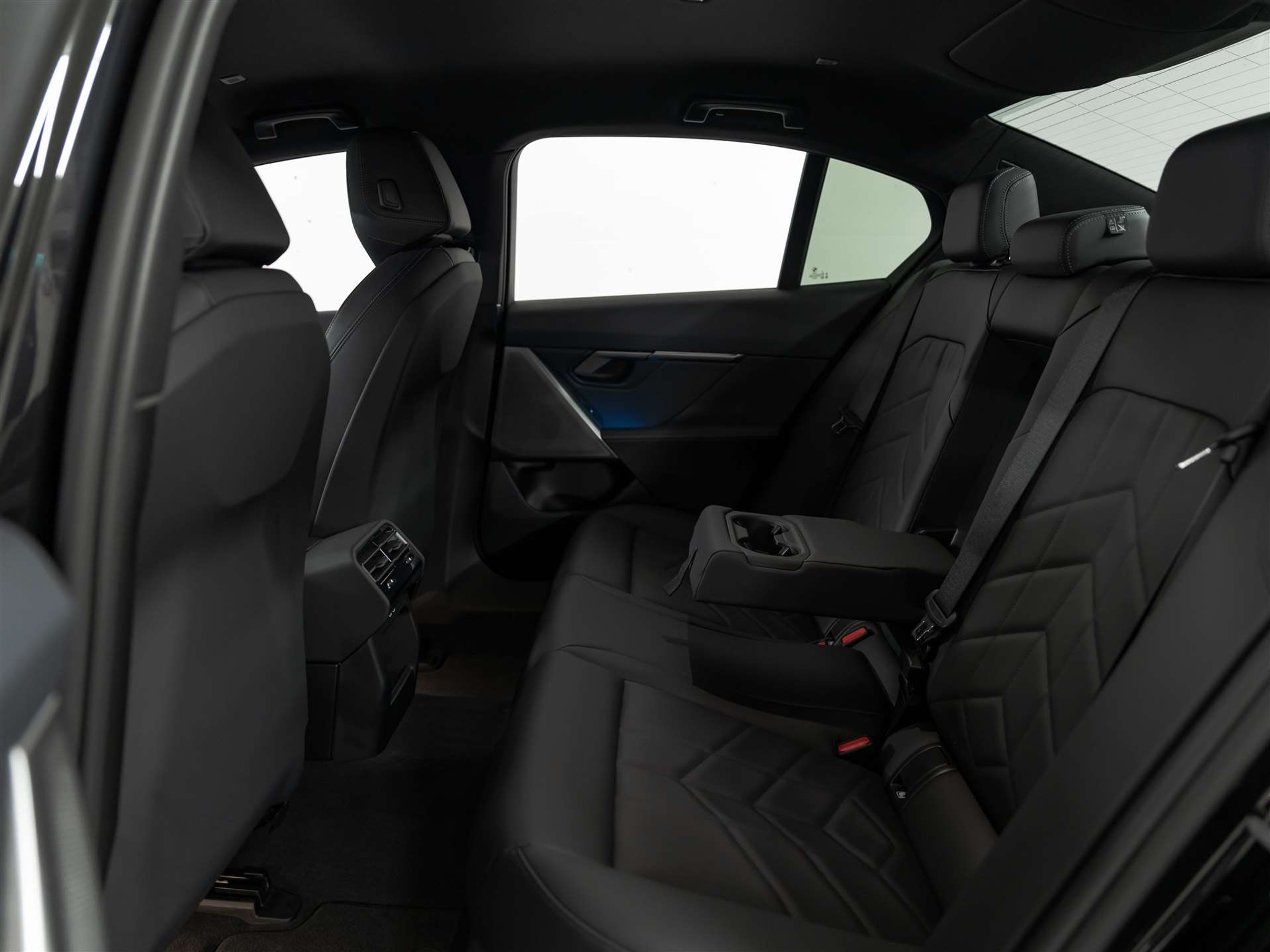 listing desktop thumbnail image 12