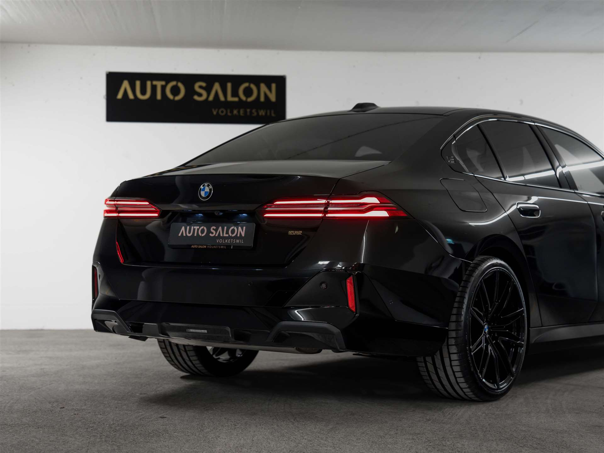 listing desktop thumbnail image 18