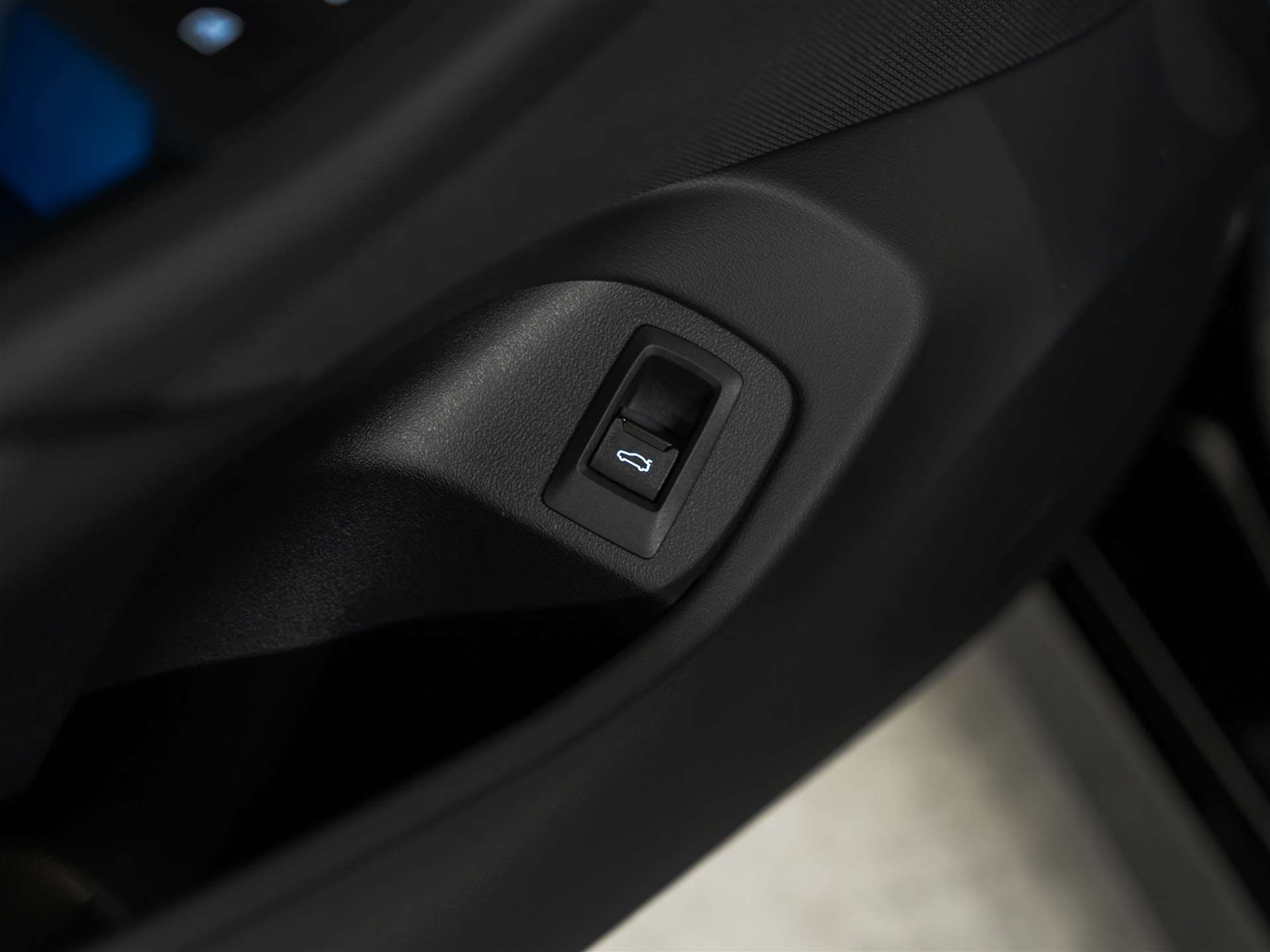 listing desktop thumbnail image 22