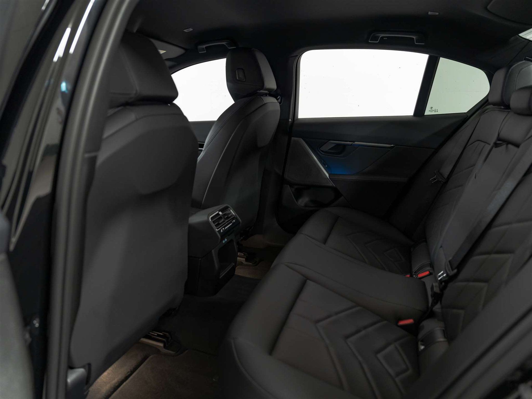 listing desktop thumbnail image 11