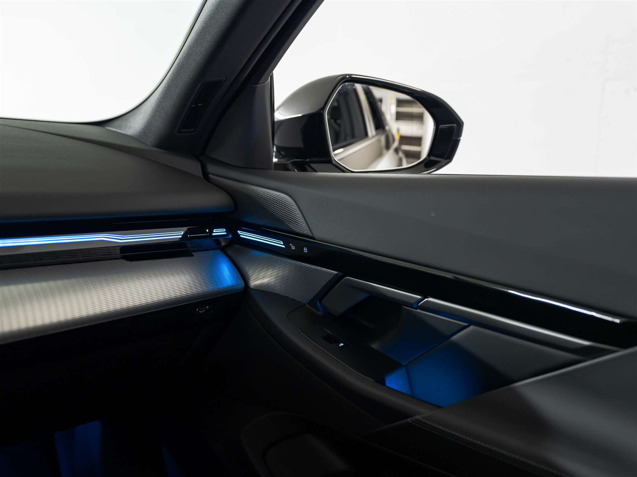 listing desktop thumbnail image 26