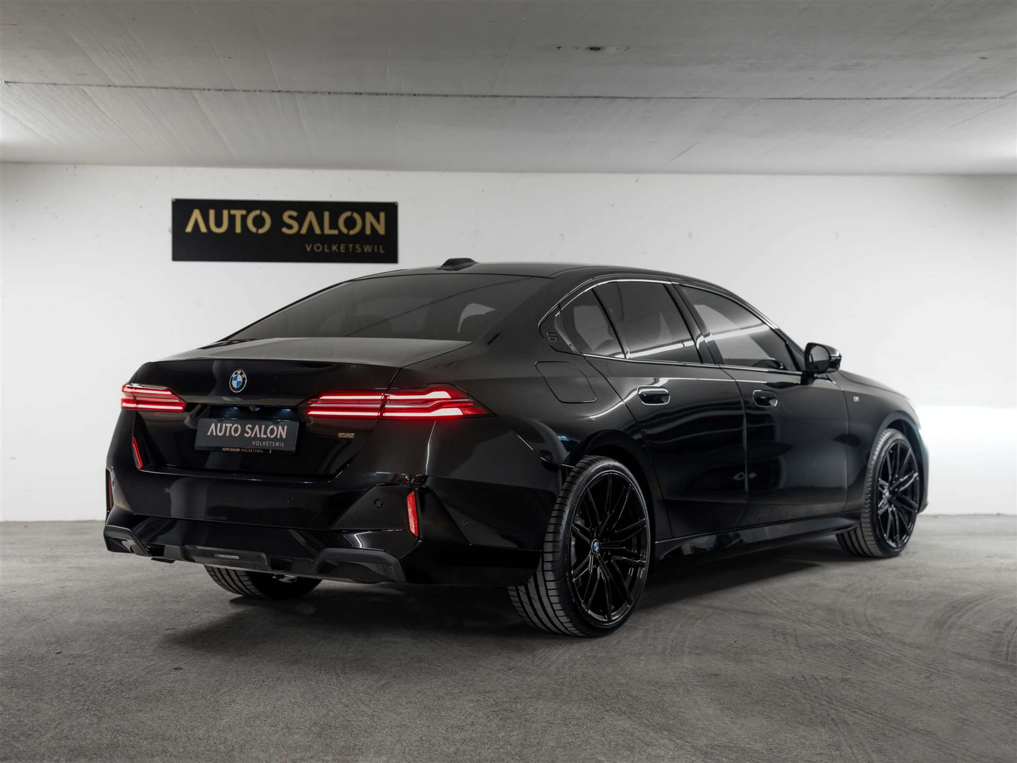 listing desktop thumbnail image 4