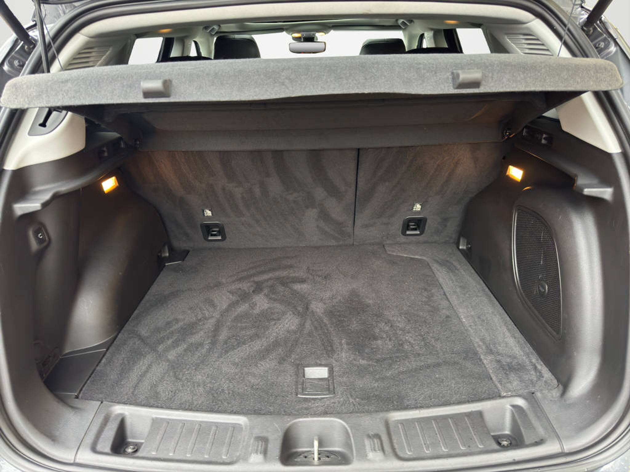 listing desktop thumbnail image 15