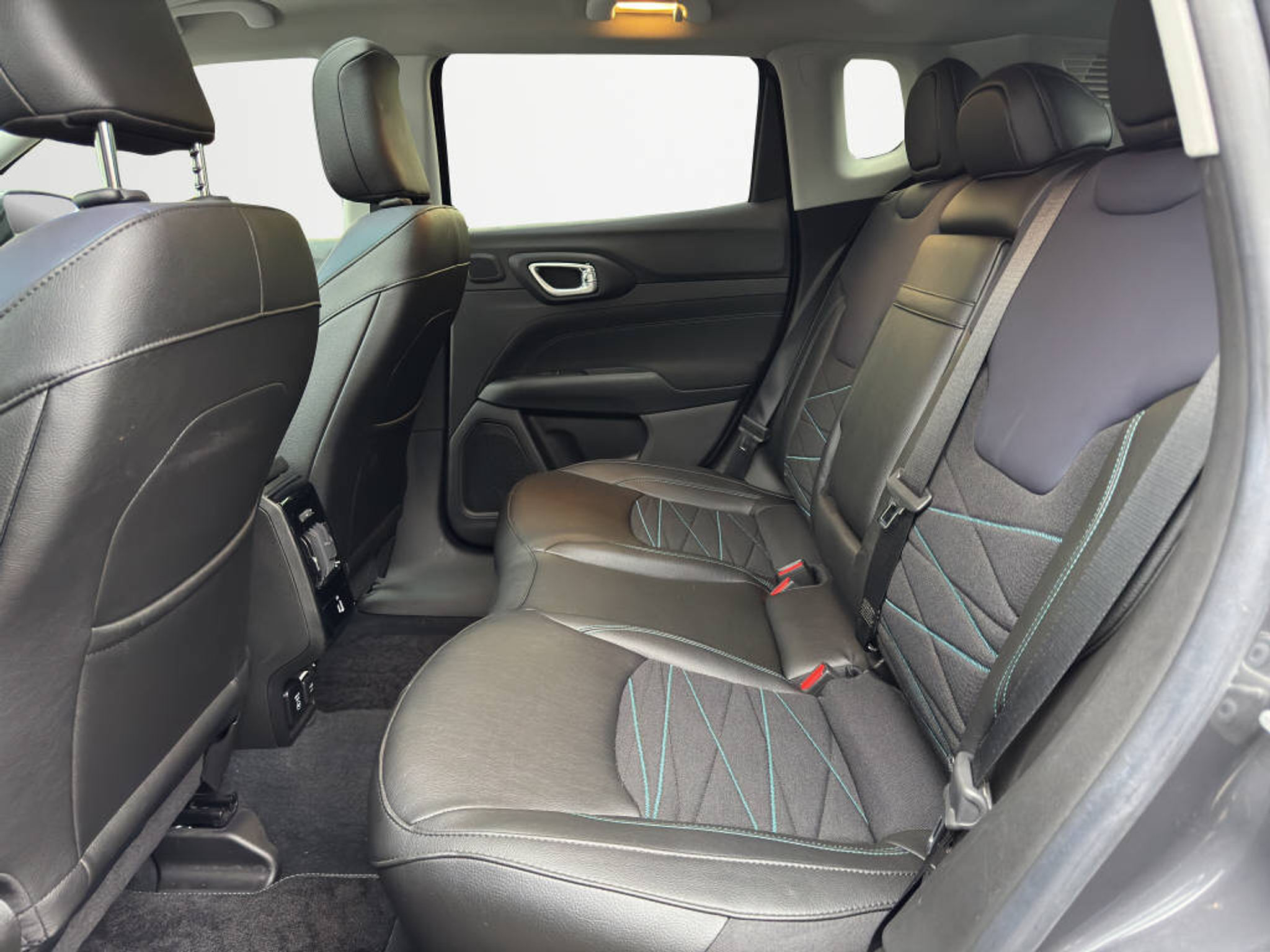 listing desktop thumbnail image 14