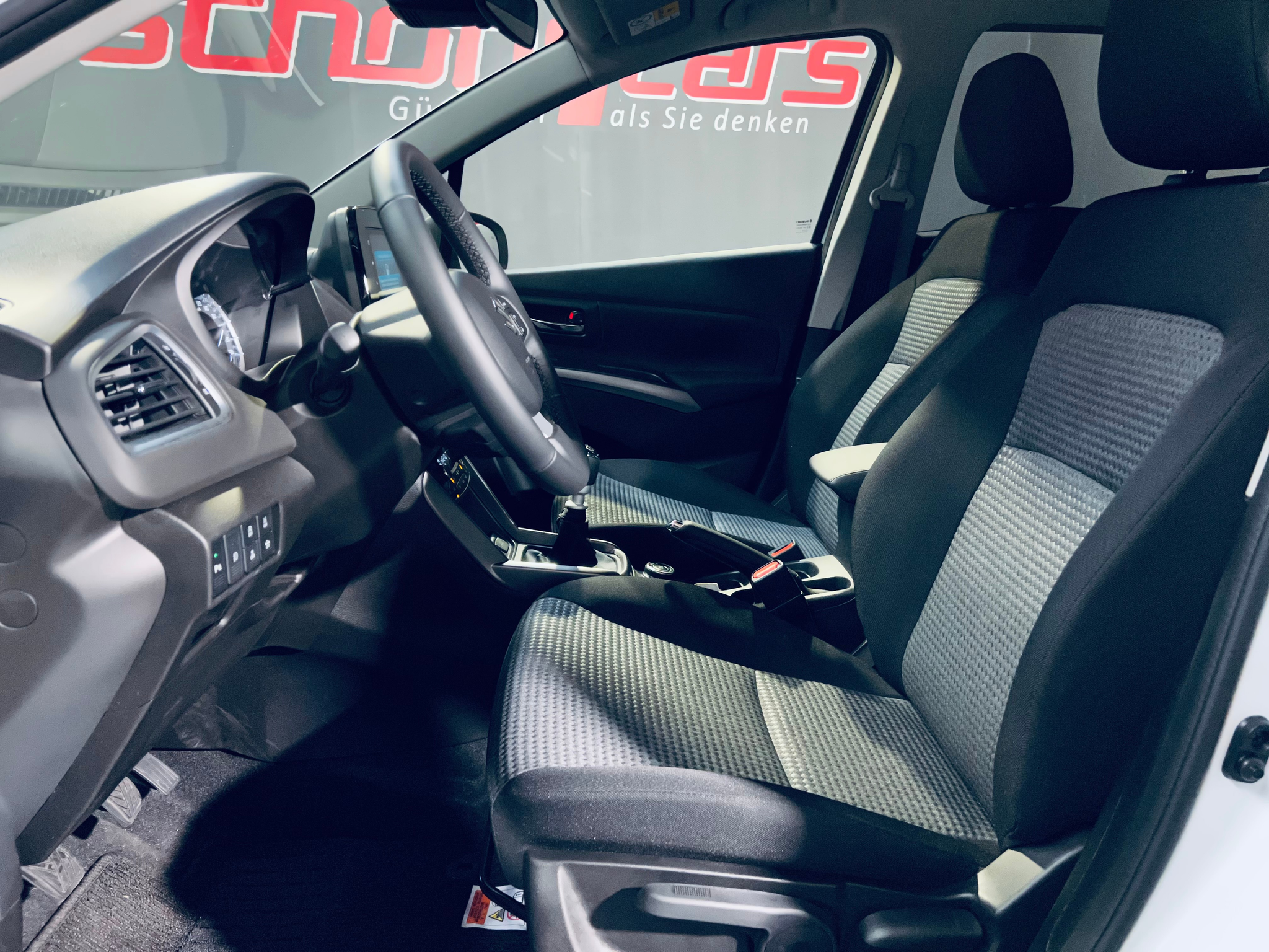 listing desktop thumbnail image 15