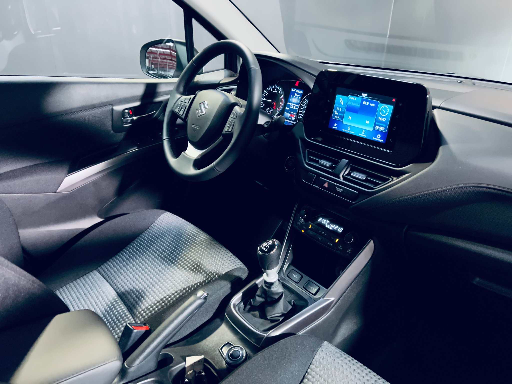 listing desktop thumbnail image 18