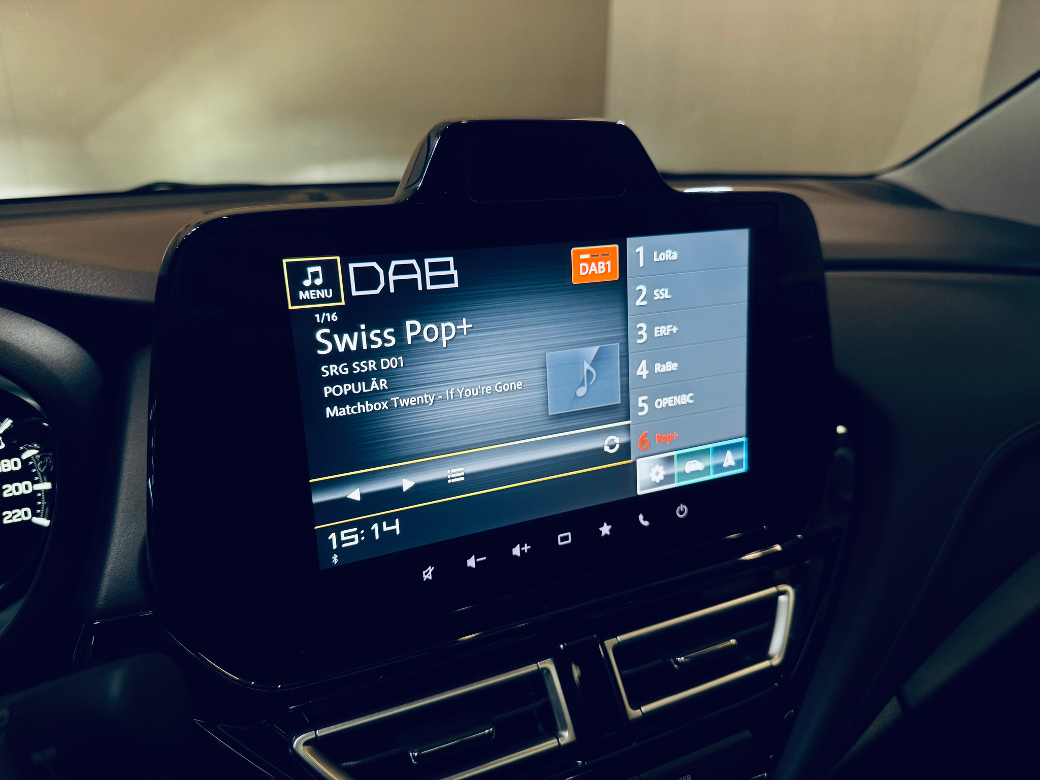 listing desktop thumbnail image 13