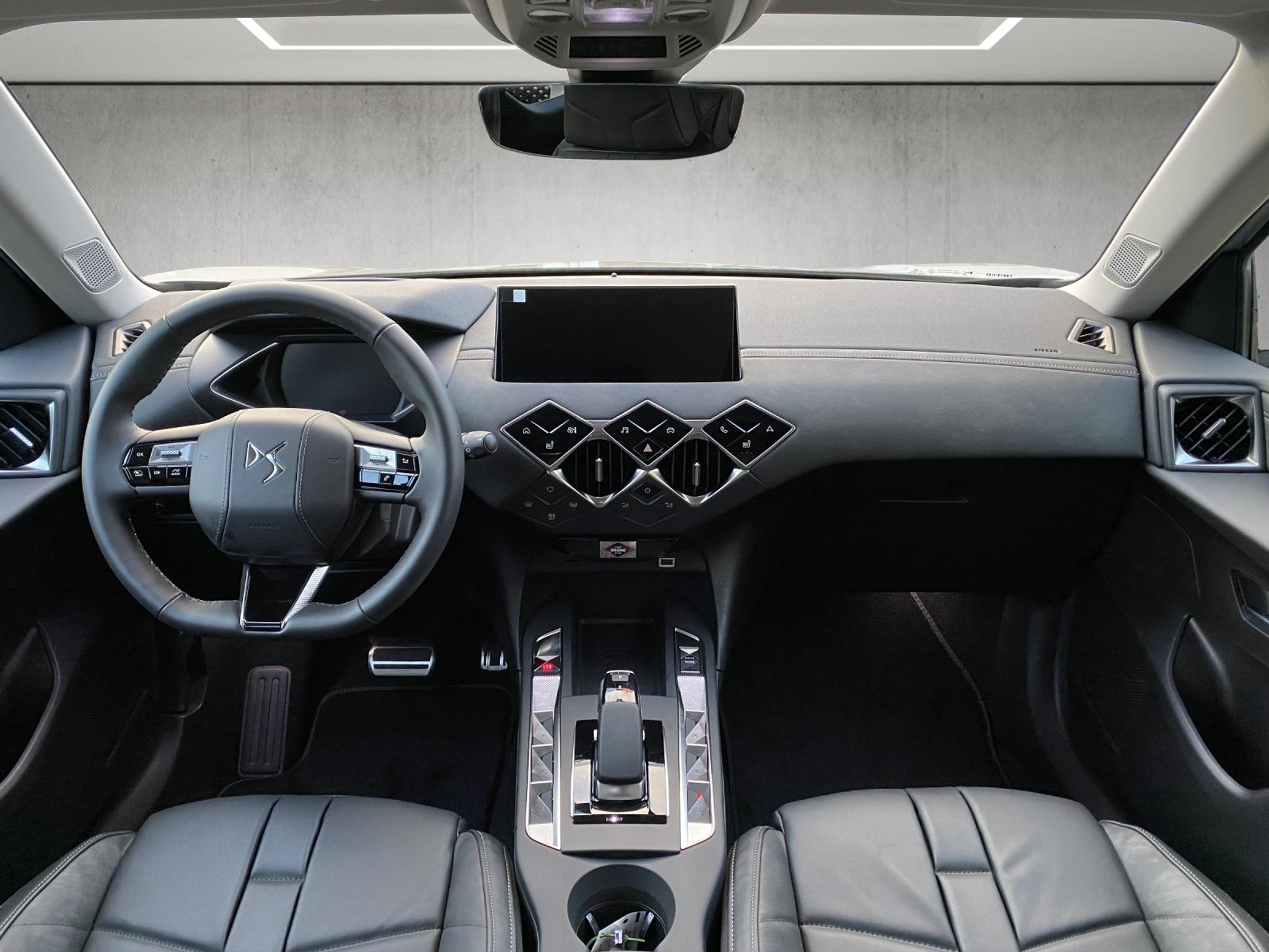 listing desktop thumbnail image 9