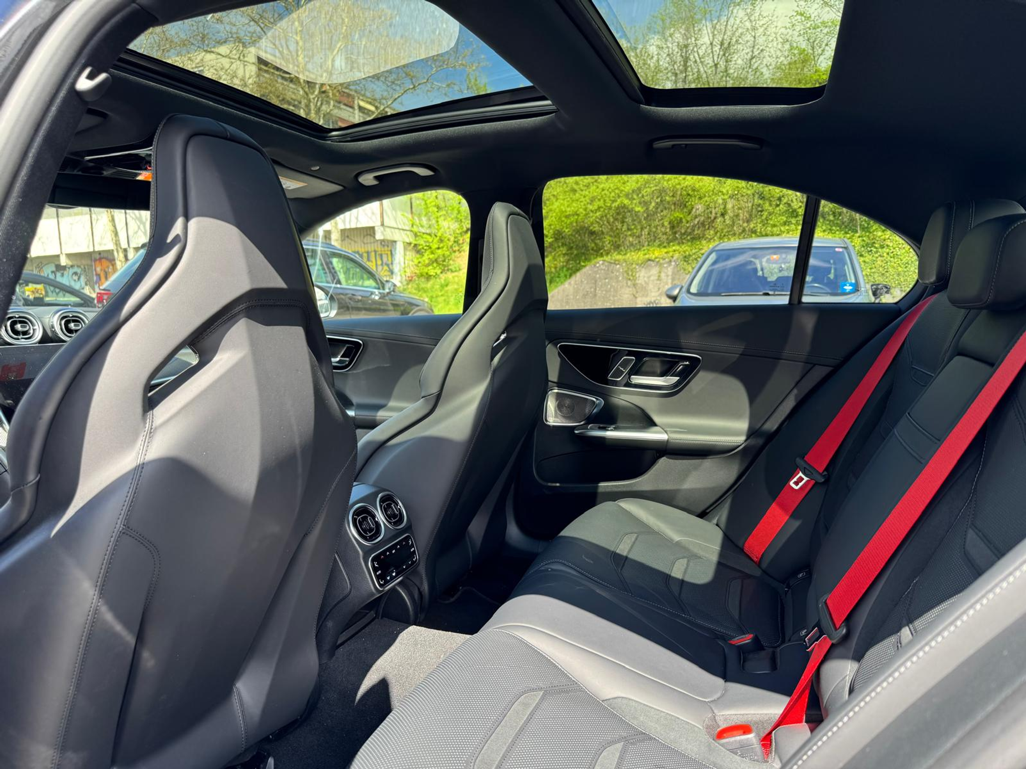 listing desktop thumbnail image 10