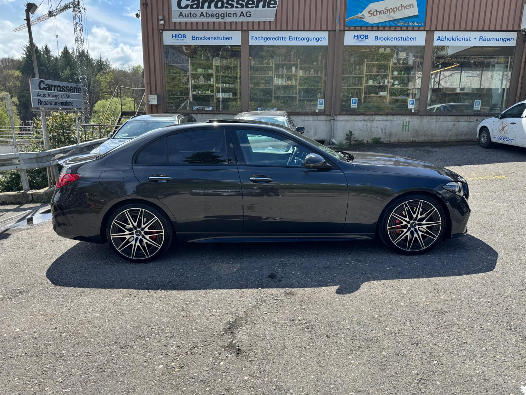 listing desktop thumbnail image 3