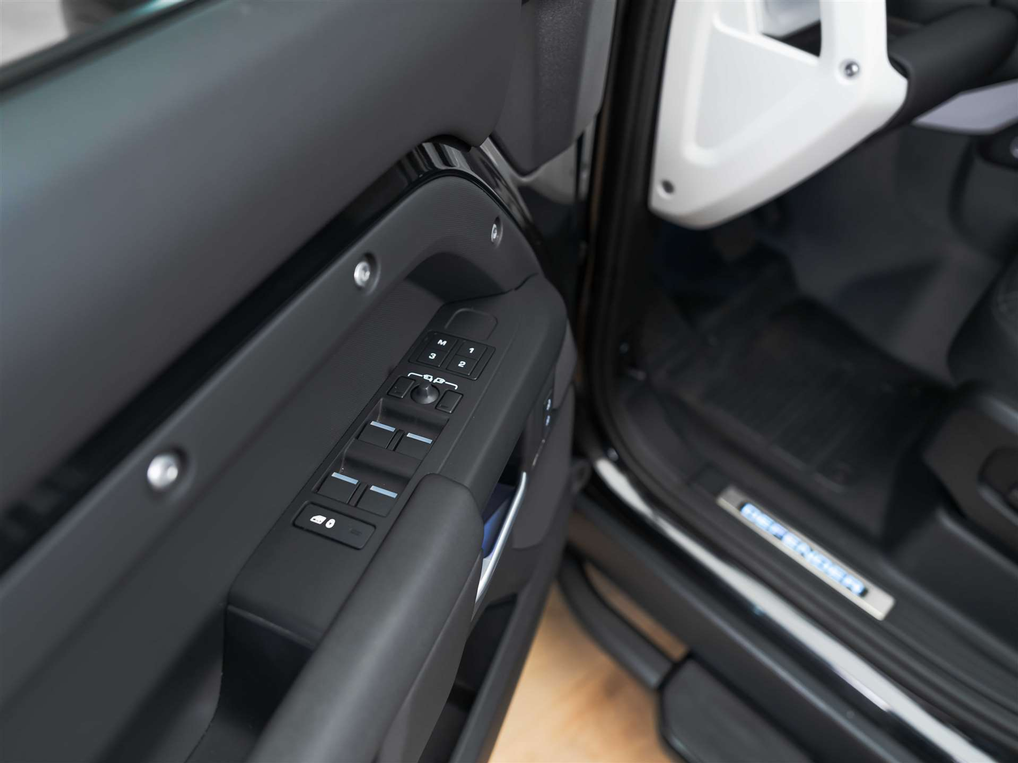 listing desktop thumbnail image 26