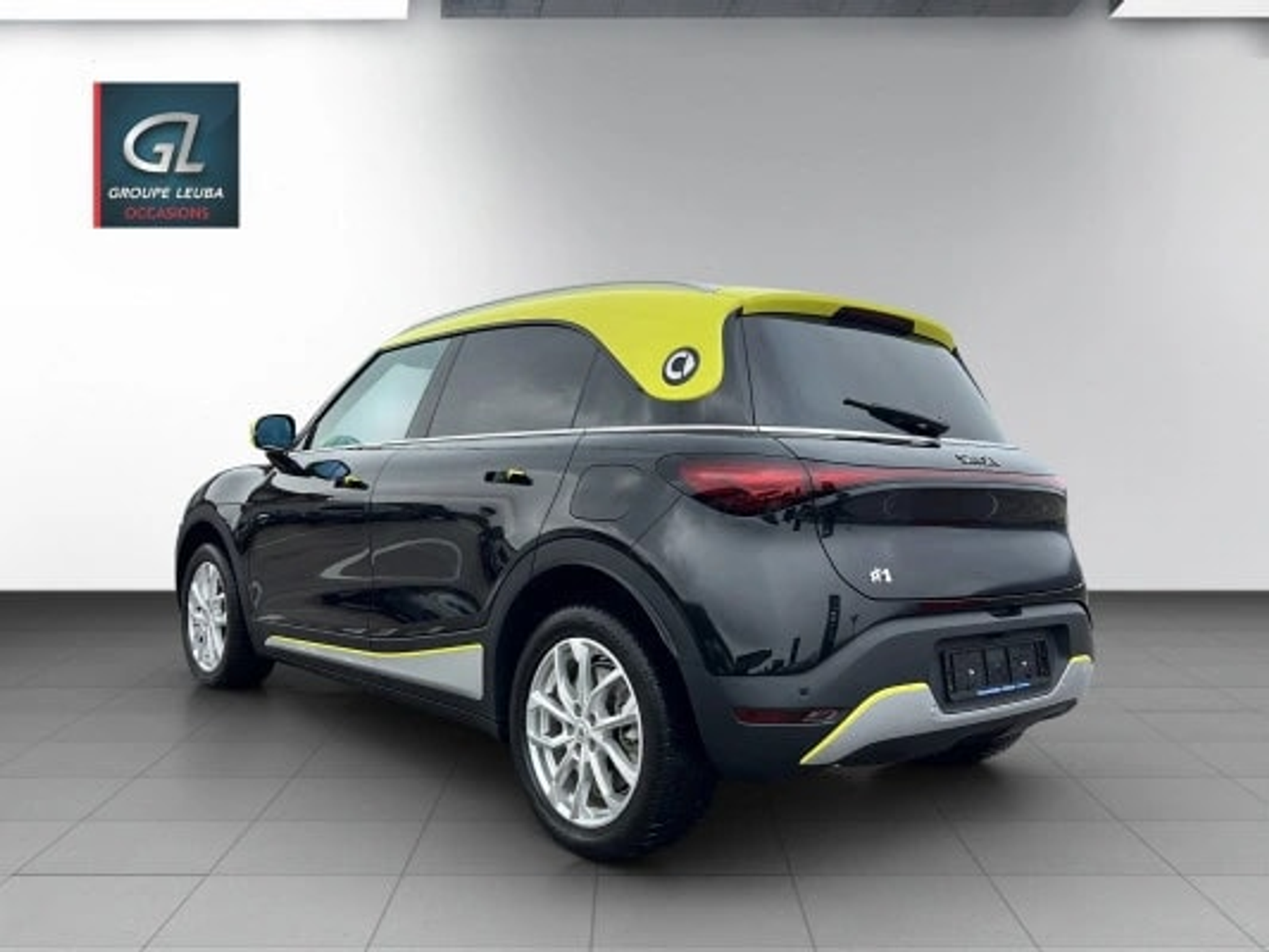 listing desktop thumbnail image 3