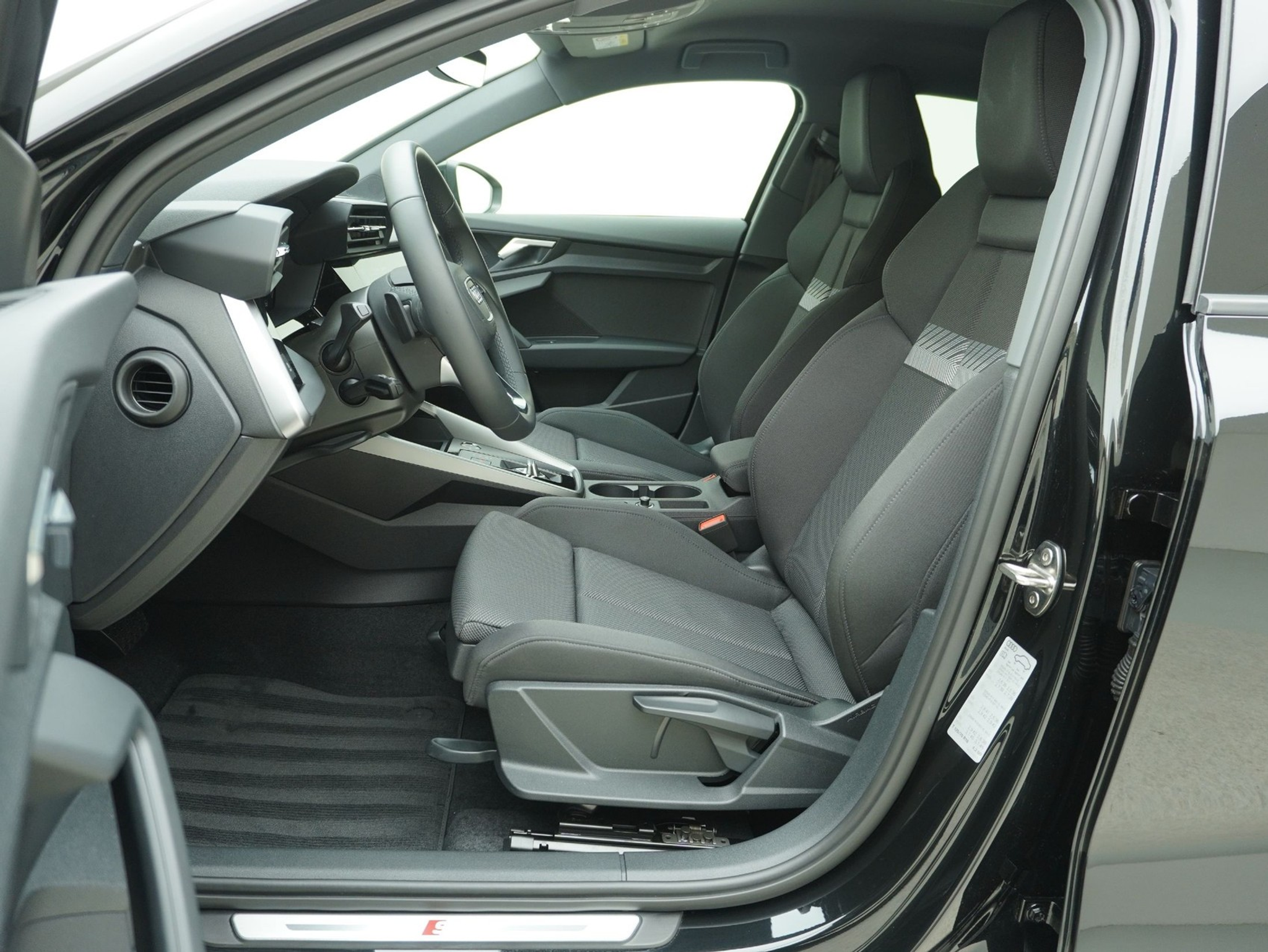 listing desktop thumbnail image 7