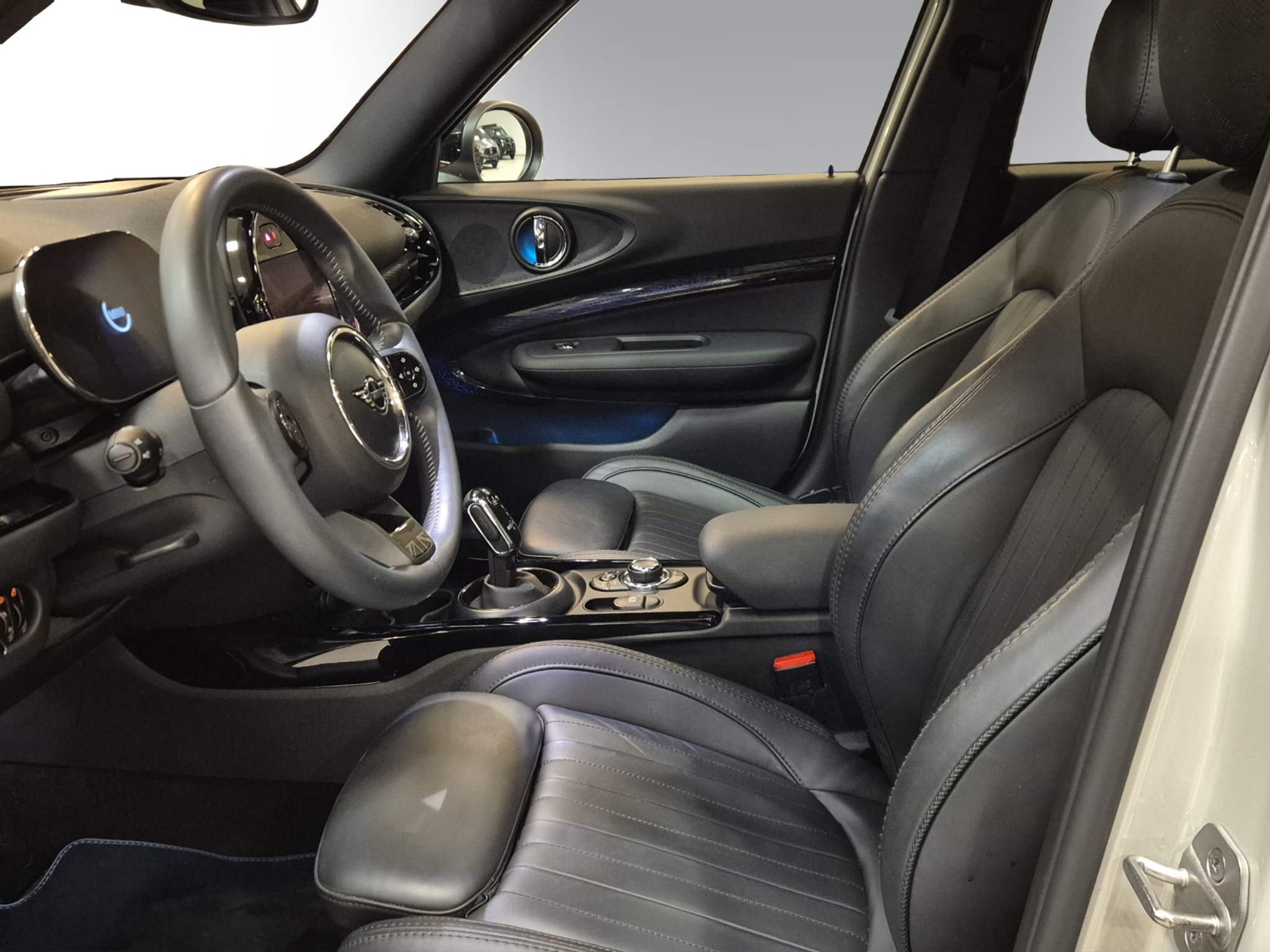 listing desktop thumbnail image 6