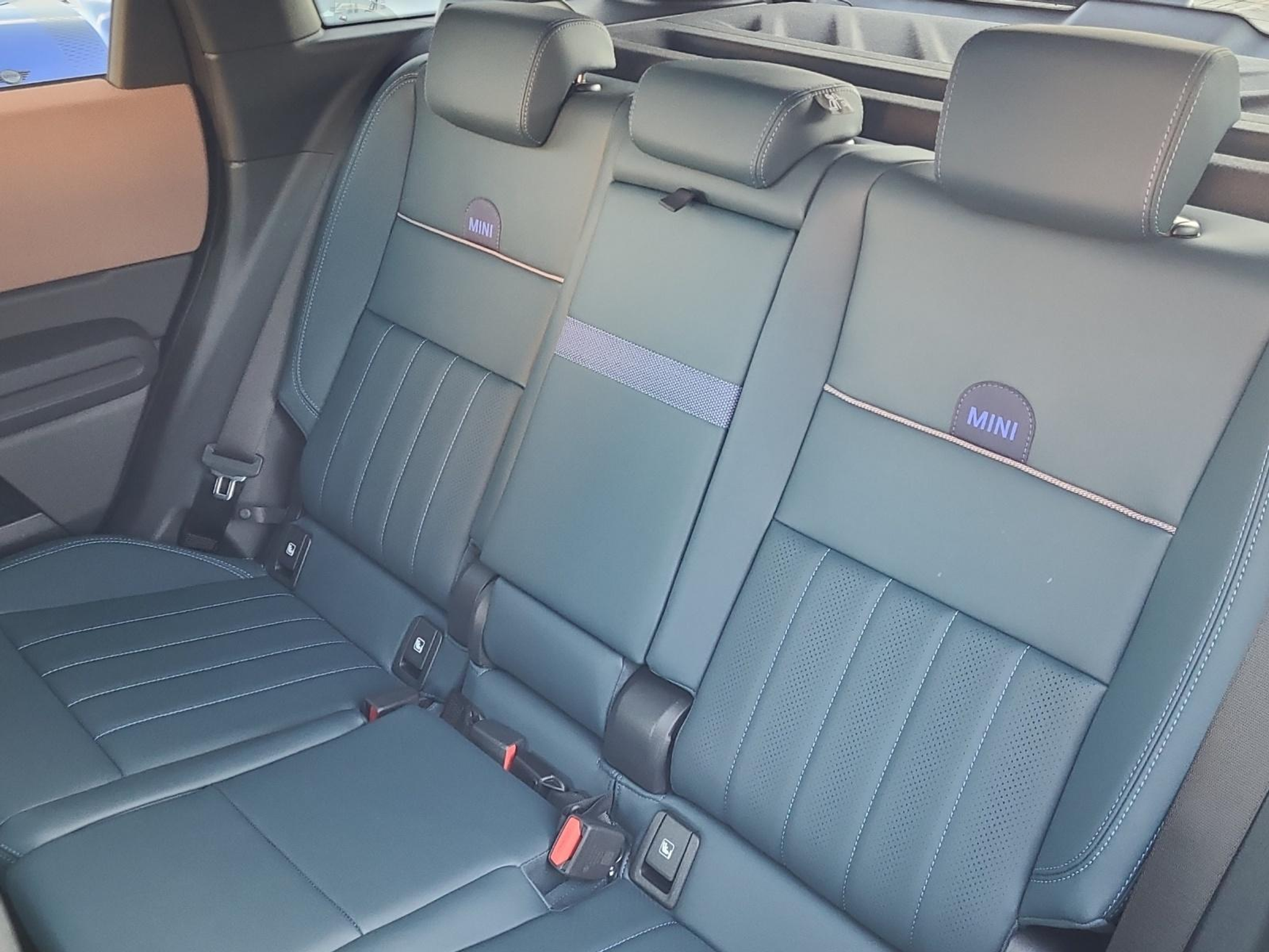 listing desktop thumbnail image 17