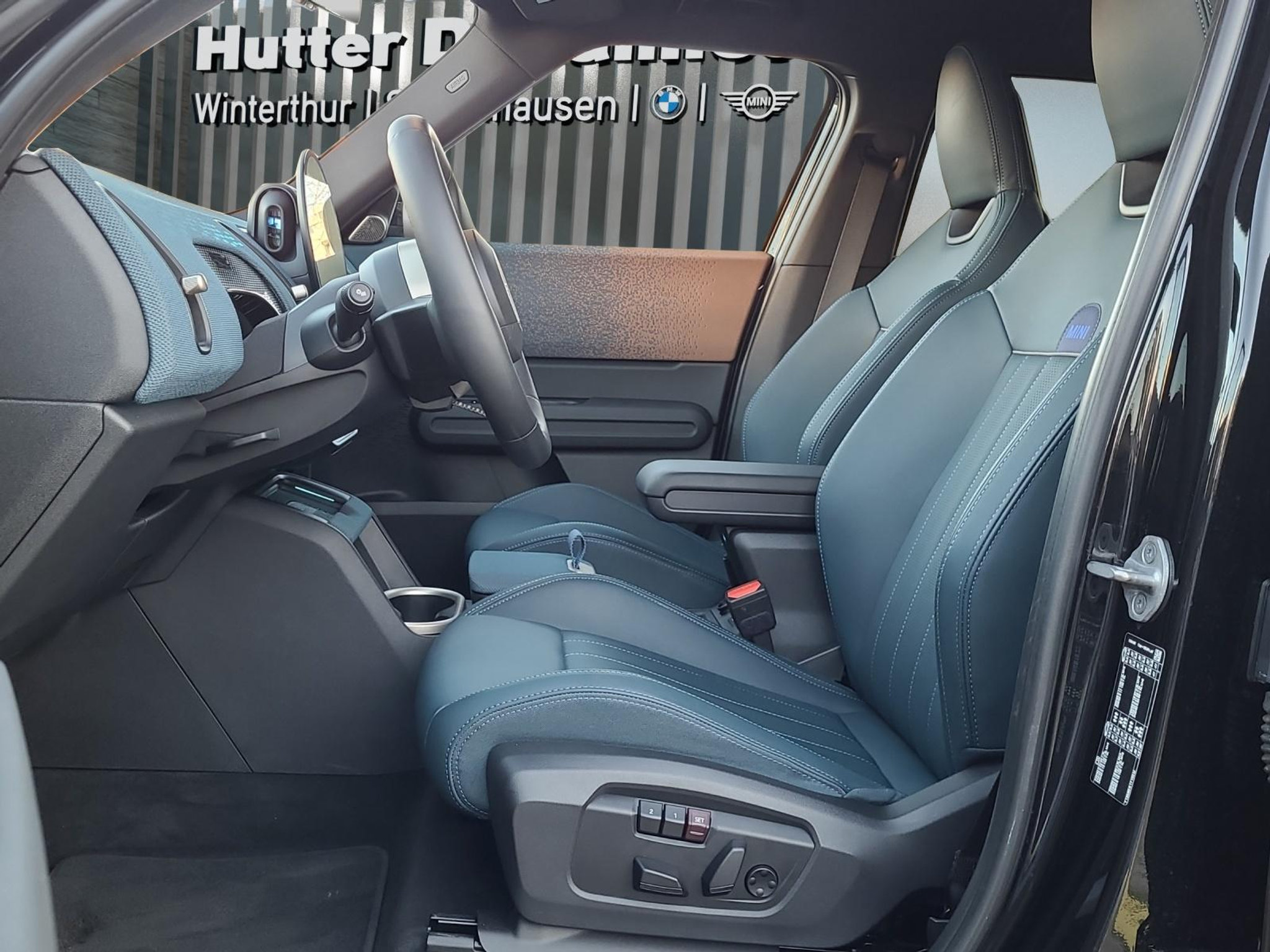 listing desktop thumbnail image 14