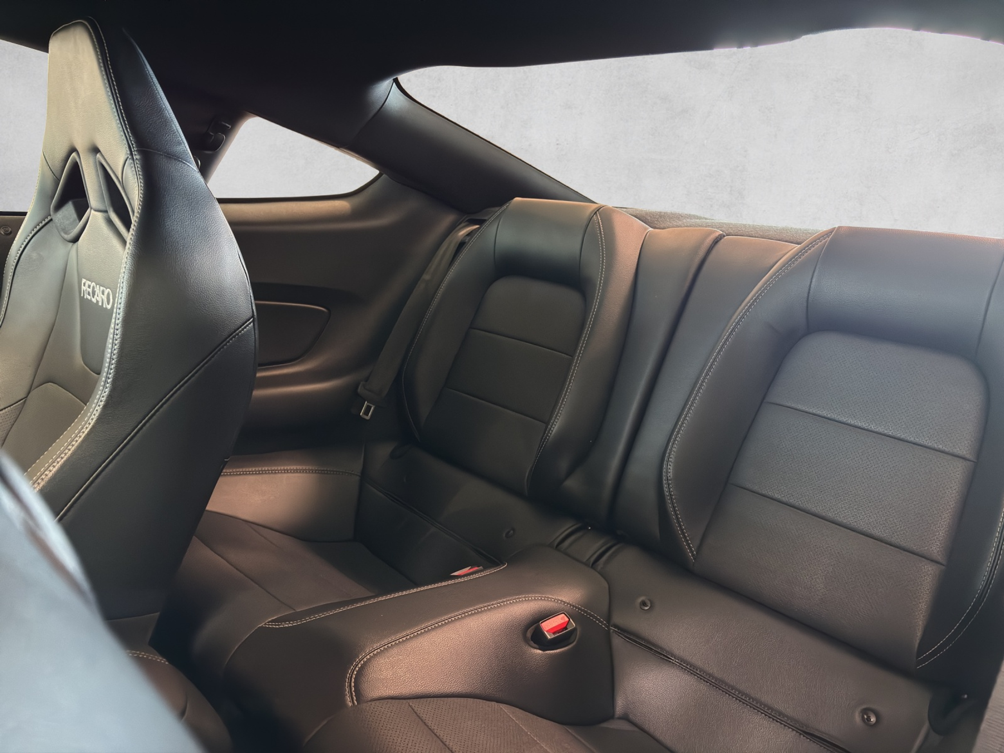 listing desktop thumbnail image 10