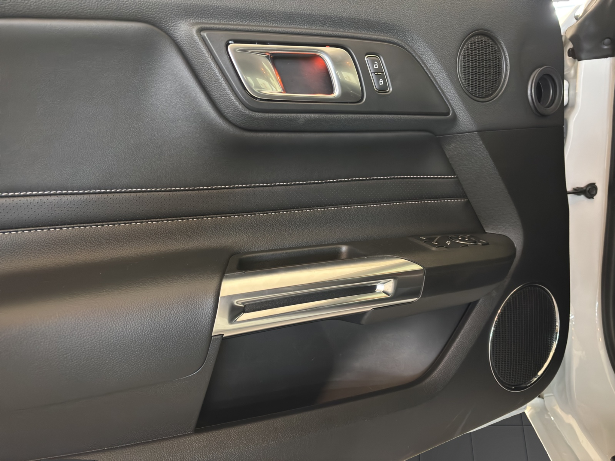 listing desktop thumbnail image 8