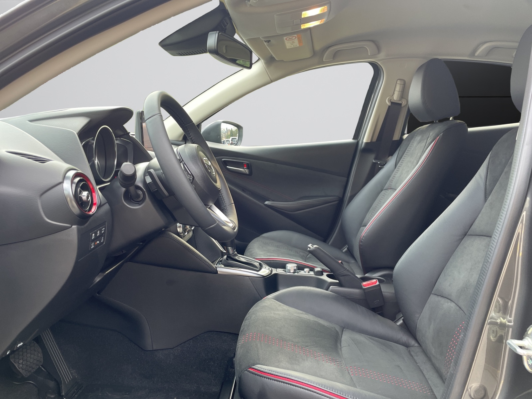 listing desktop thumbnail image 4