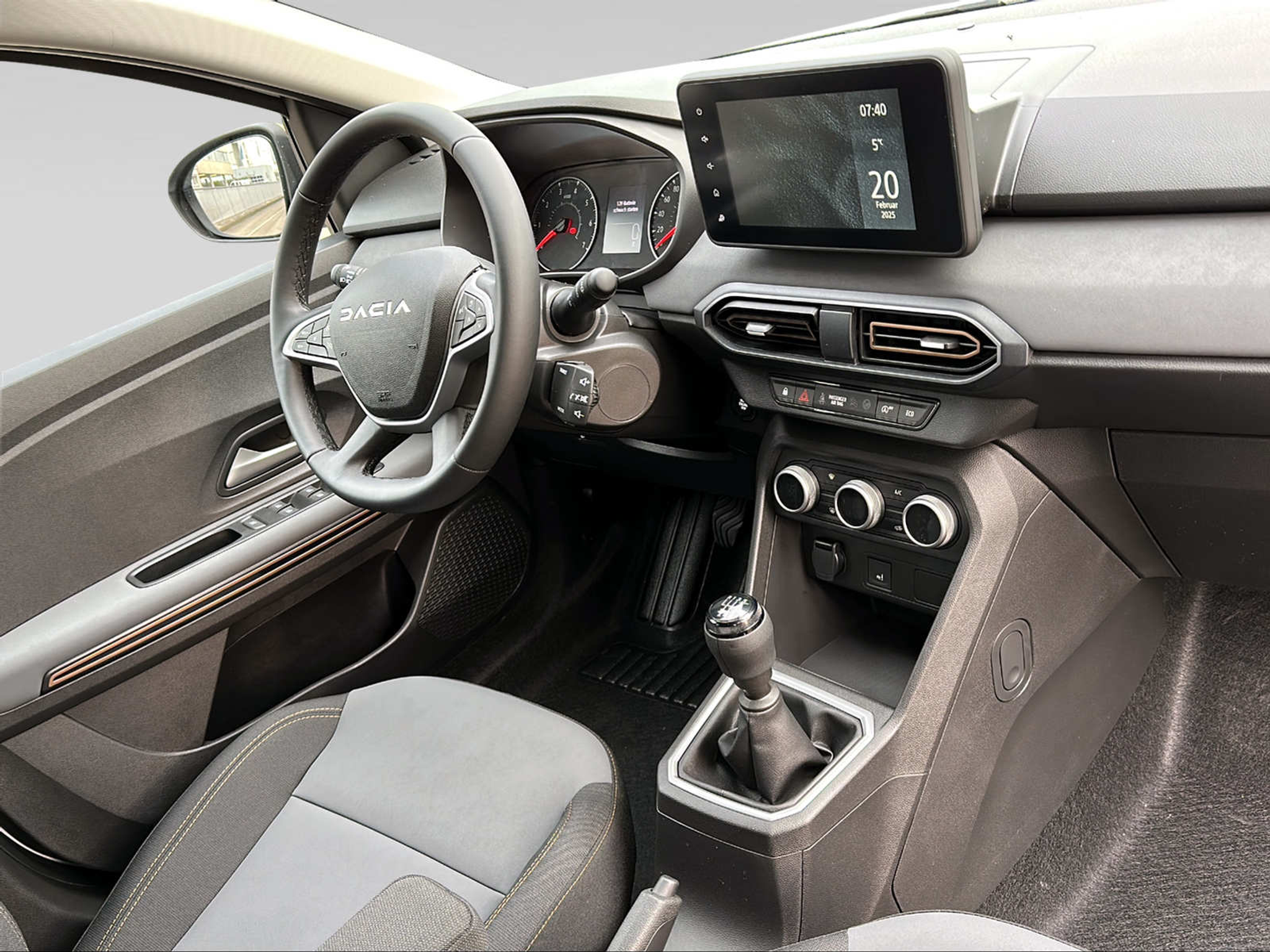 listing desktop thumbnail image 1