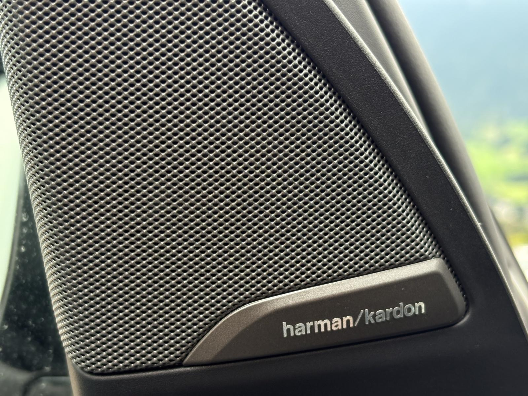 listing desktop thumbnail image 18