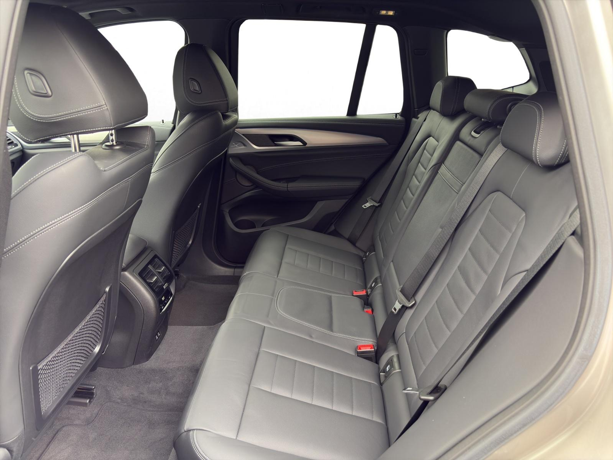 listing desktop thumbnail image 13