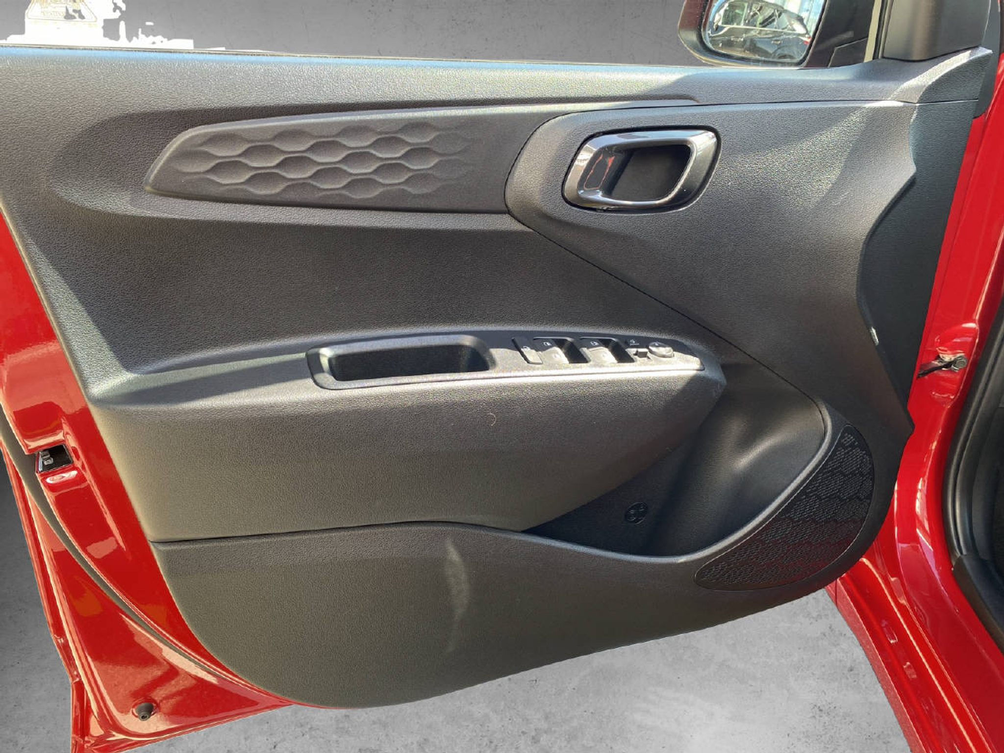 listing desktop thumbnail image 6