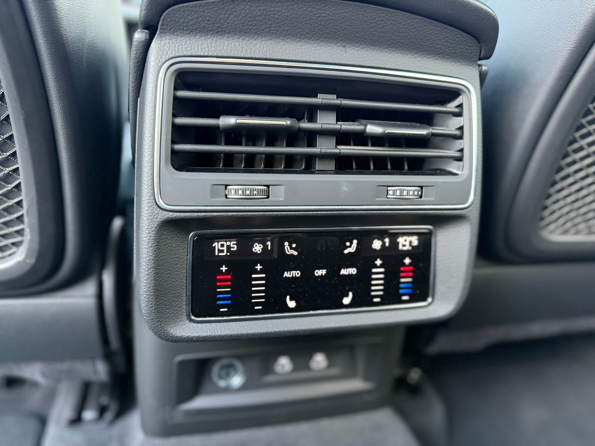 listing desktop thumbnail image 9