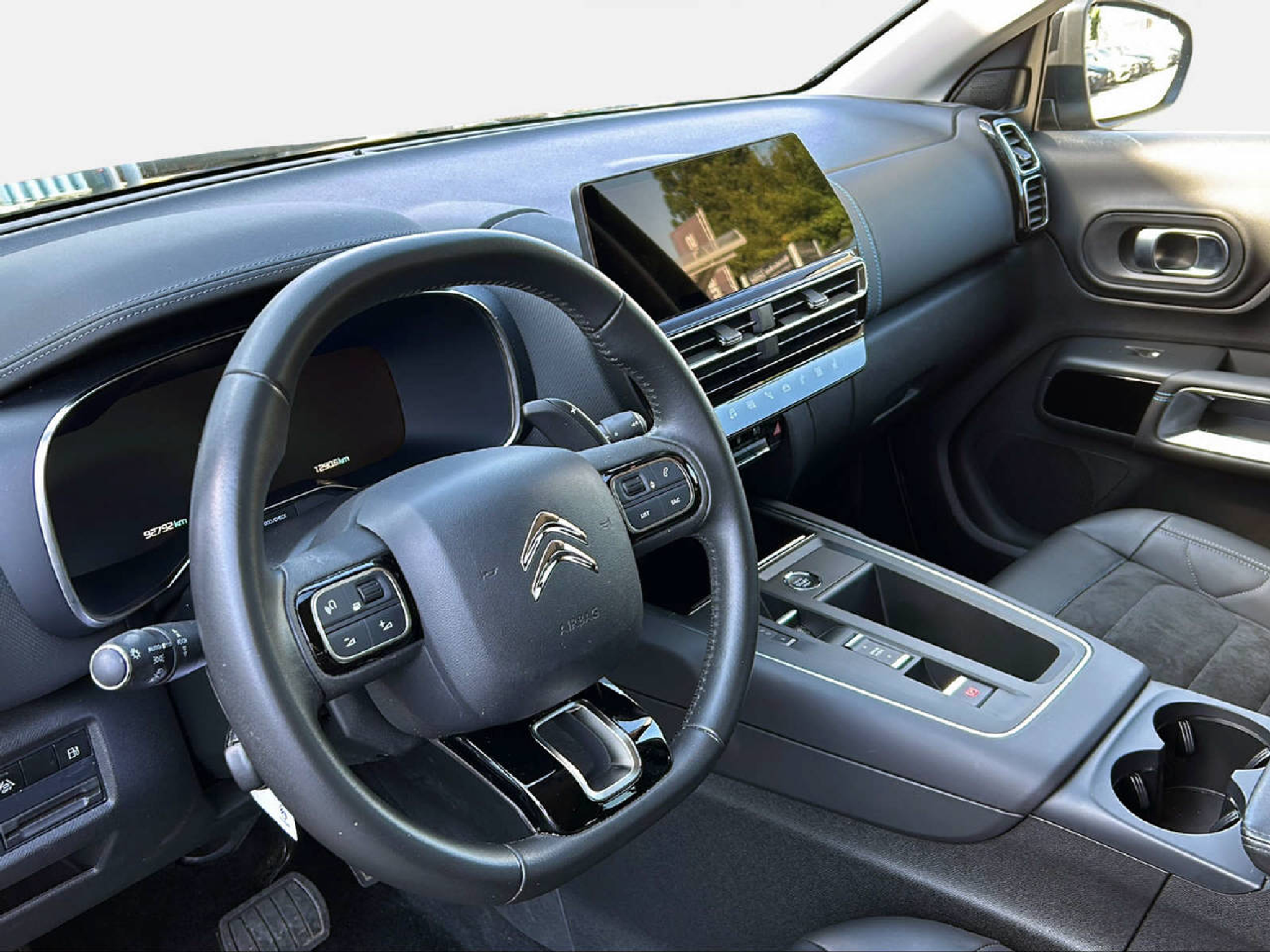 listing desktop thumbnail image 14