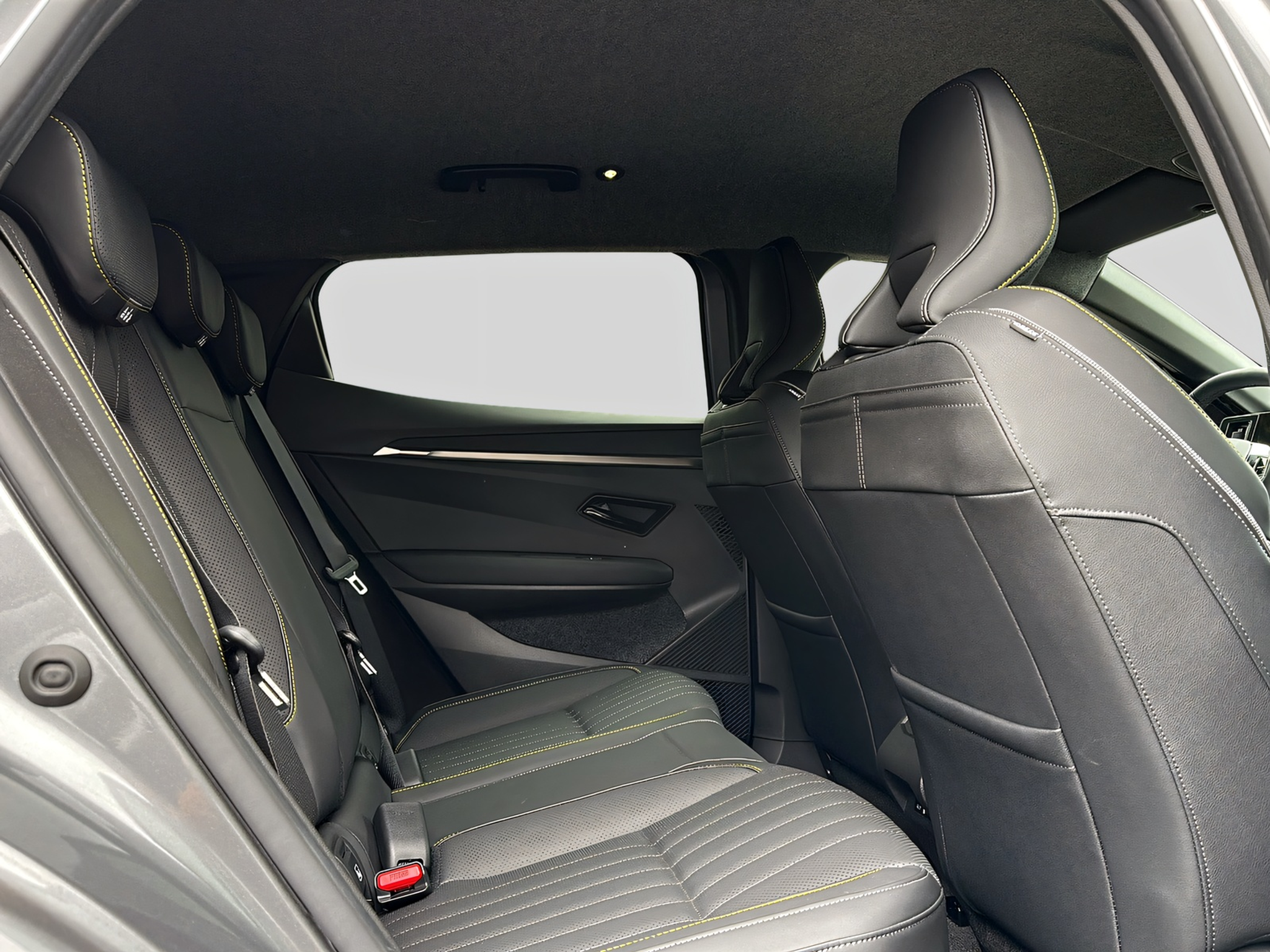 listing desktop thumbnail image 8