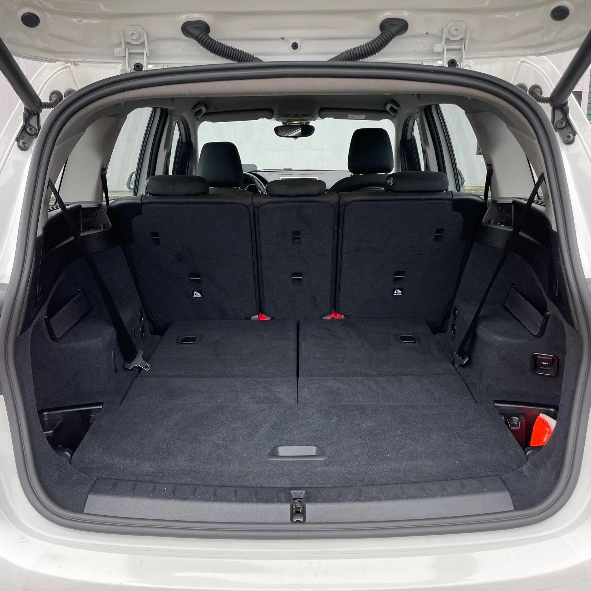 listing desktop thumbnail image 23