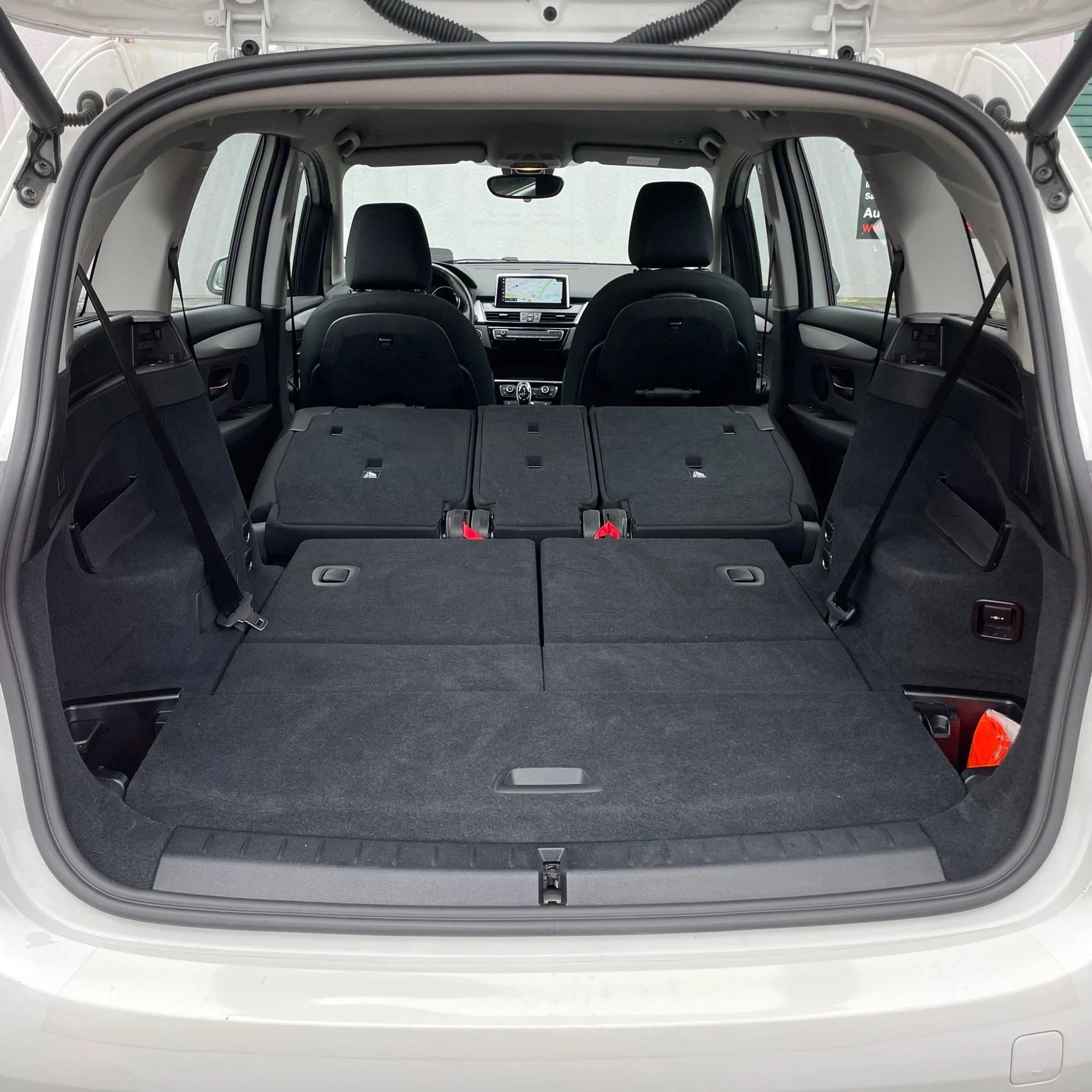 listing desktop thumbnail image 24